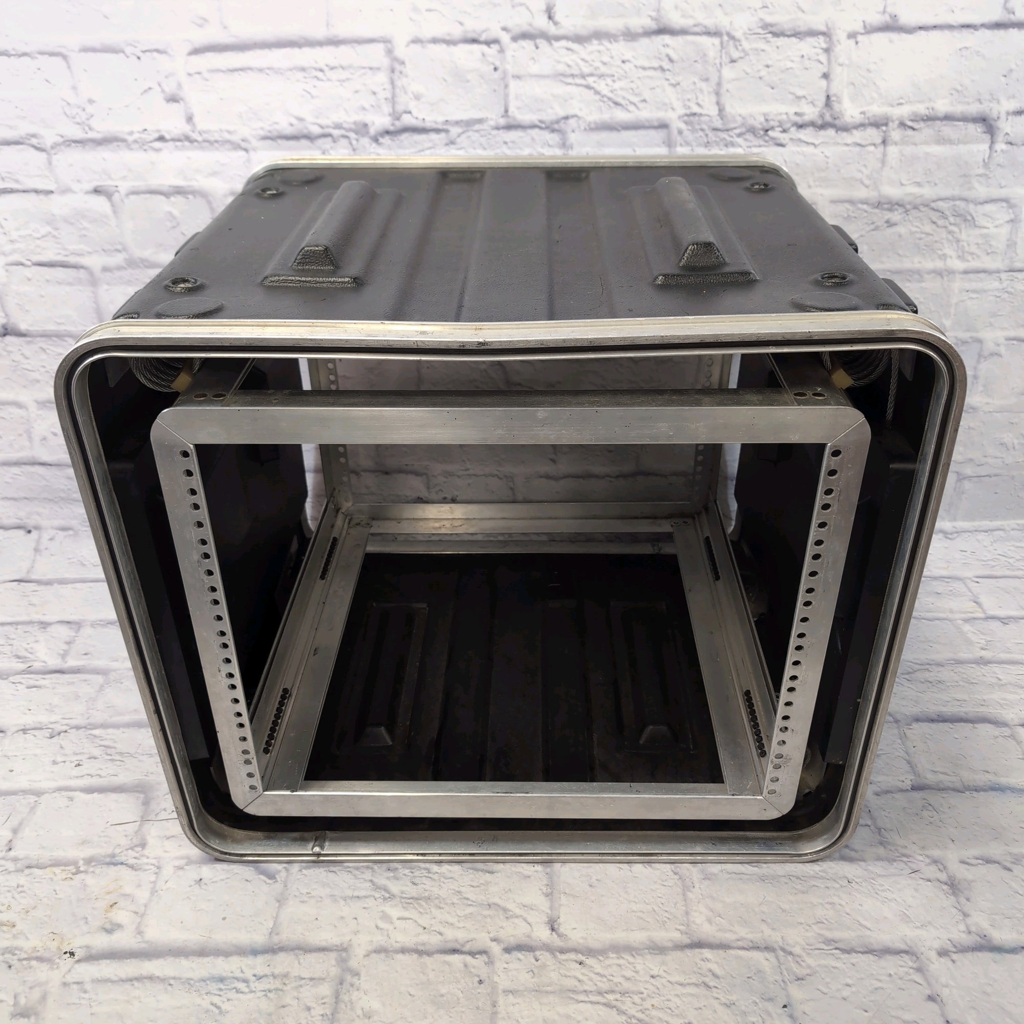 SKB 8U Shockmount Suspended Rack Case