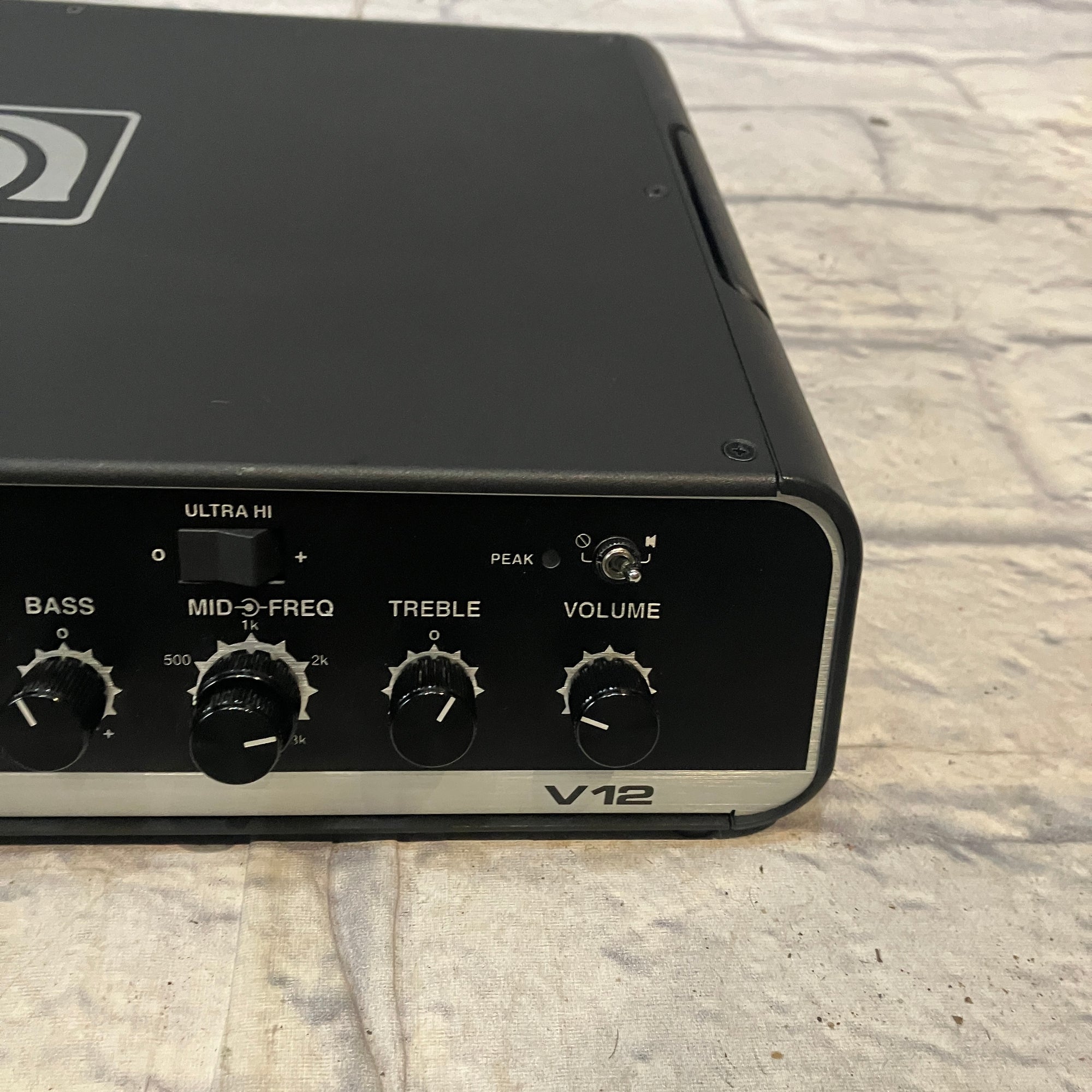 Ampeg Venture V12 Bass Head 1200W