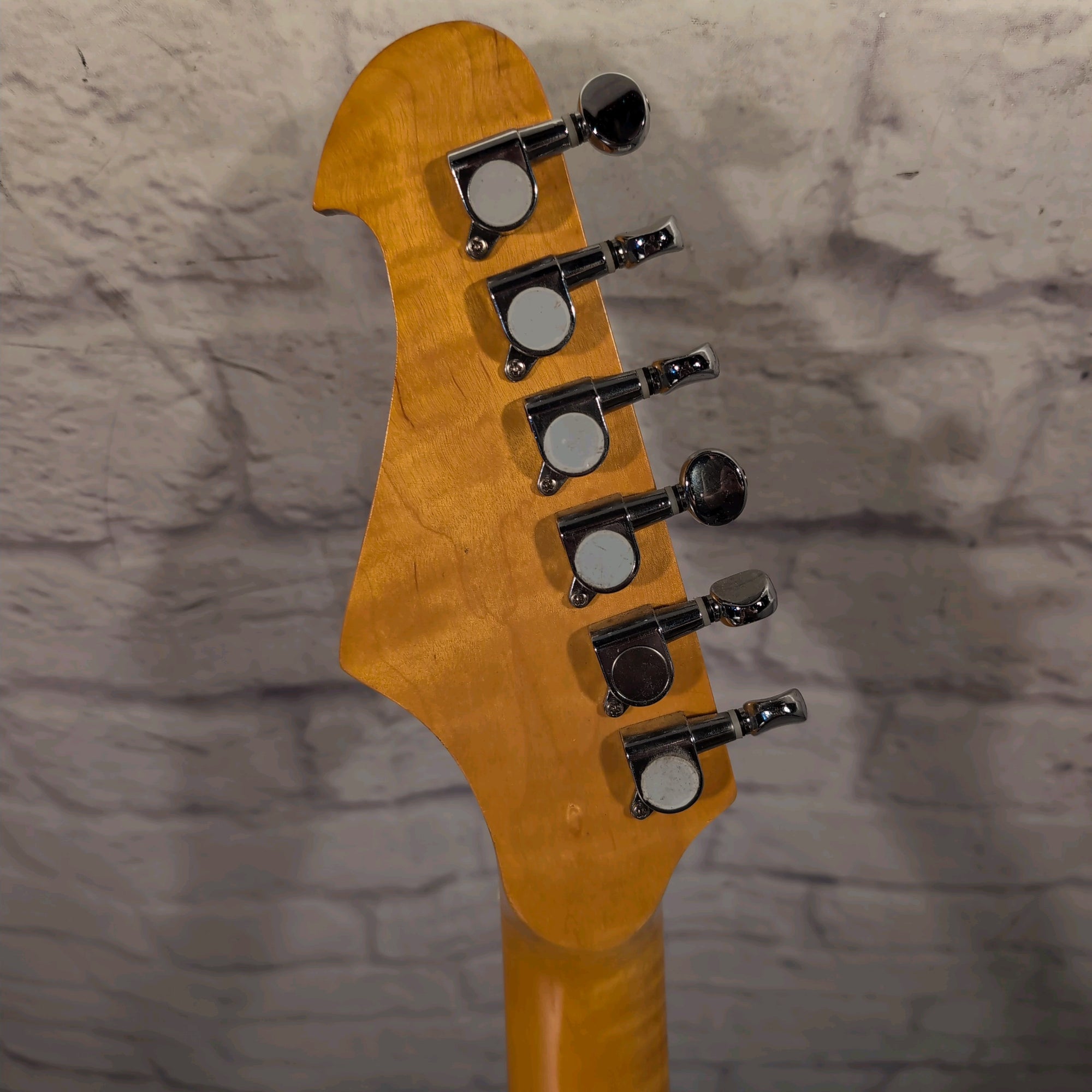 Spectrum Strat Style Electric Guitar Sunburst SHARP FRETS