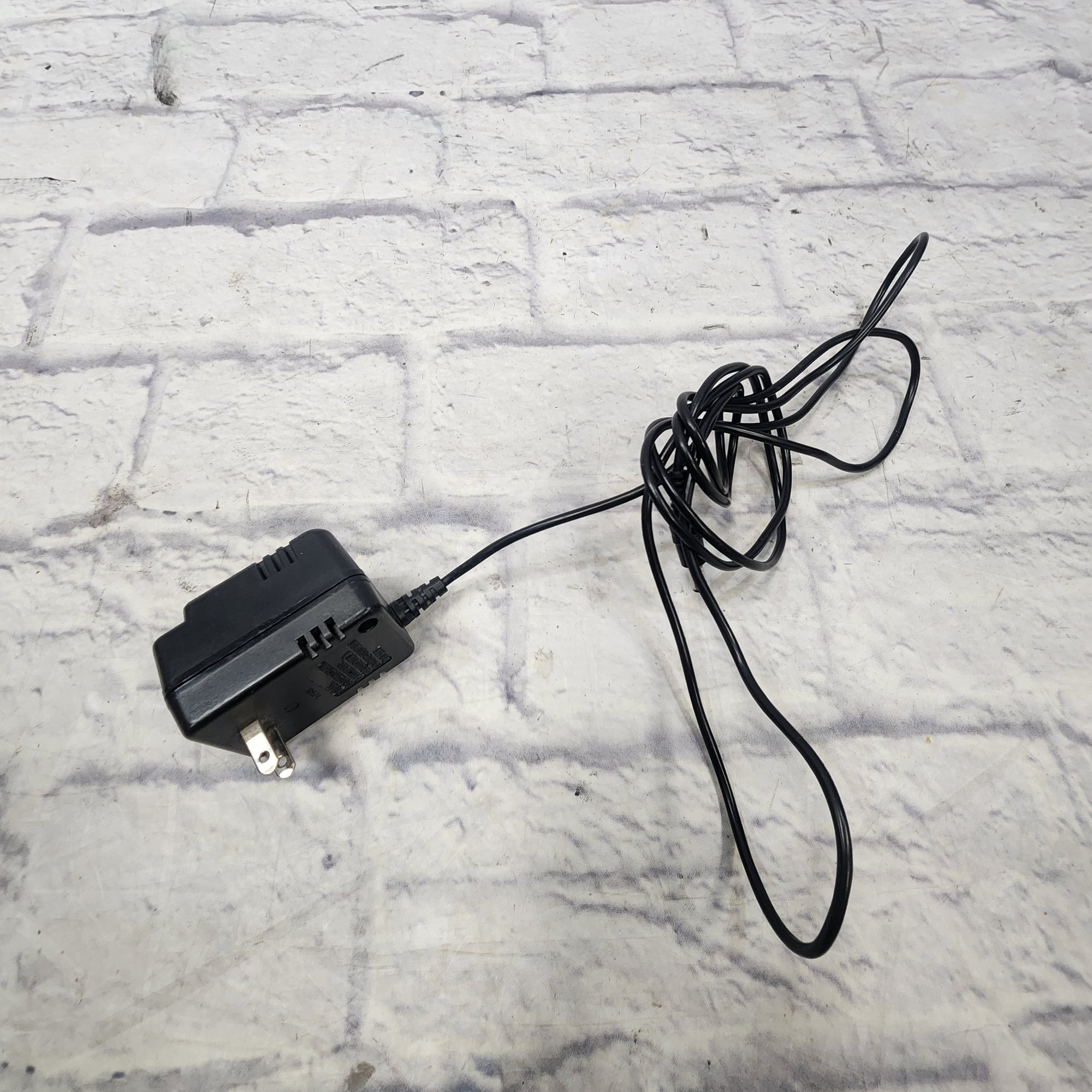 Alesis A30910C 9V AC Power Supply 9V AC null 830mA