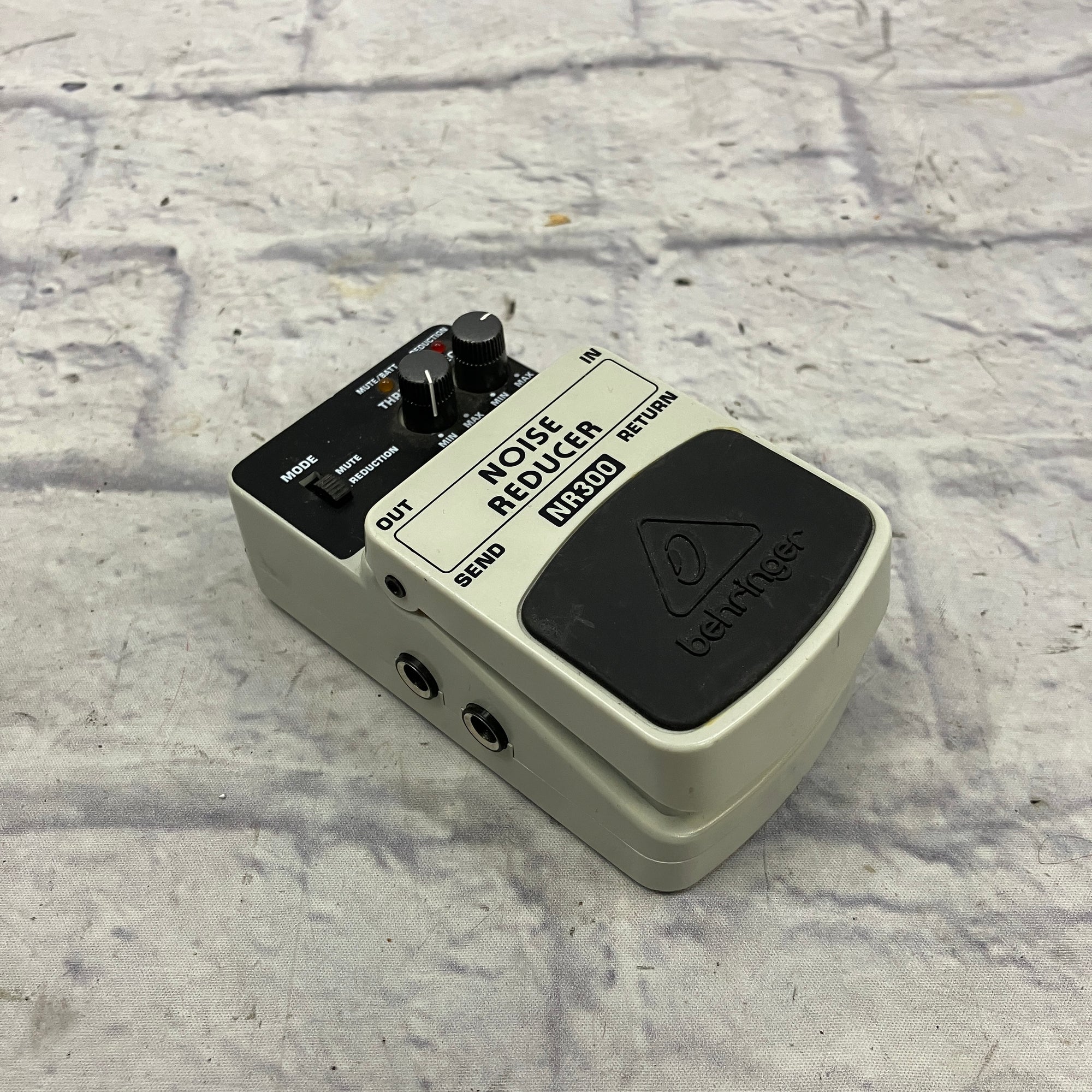 Behringer NR300 Noise Reducer Gate Pedal
