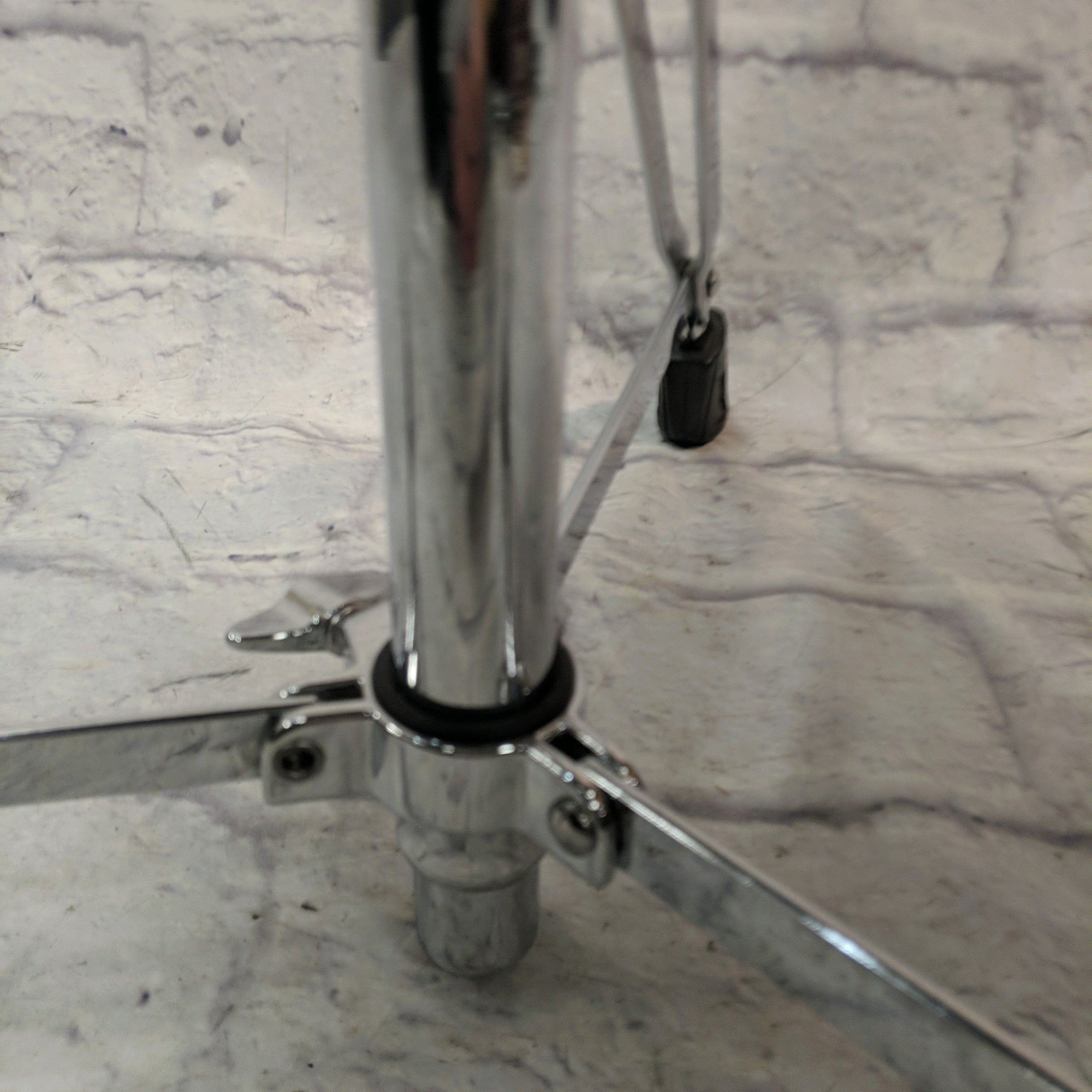 Unknown Drum Throne - Small Tear in Side of Seat