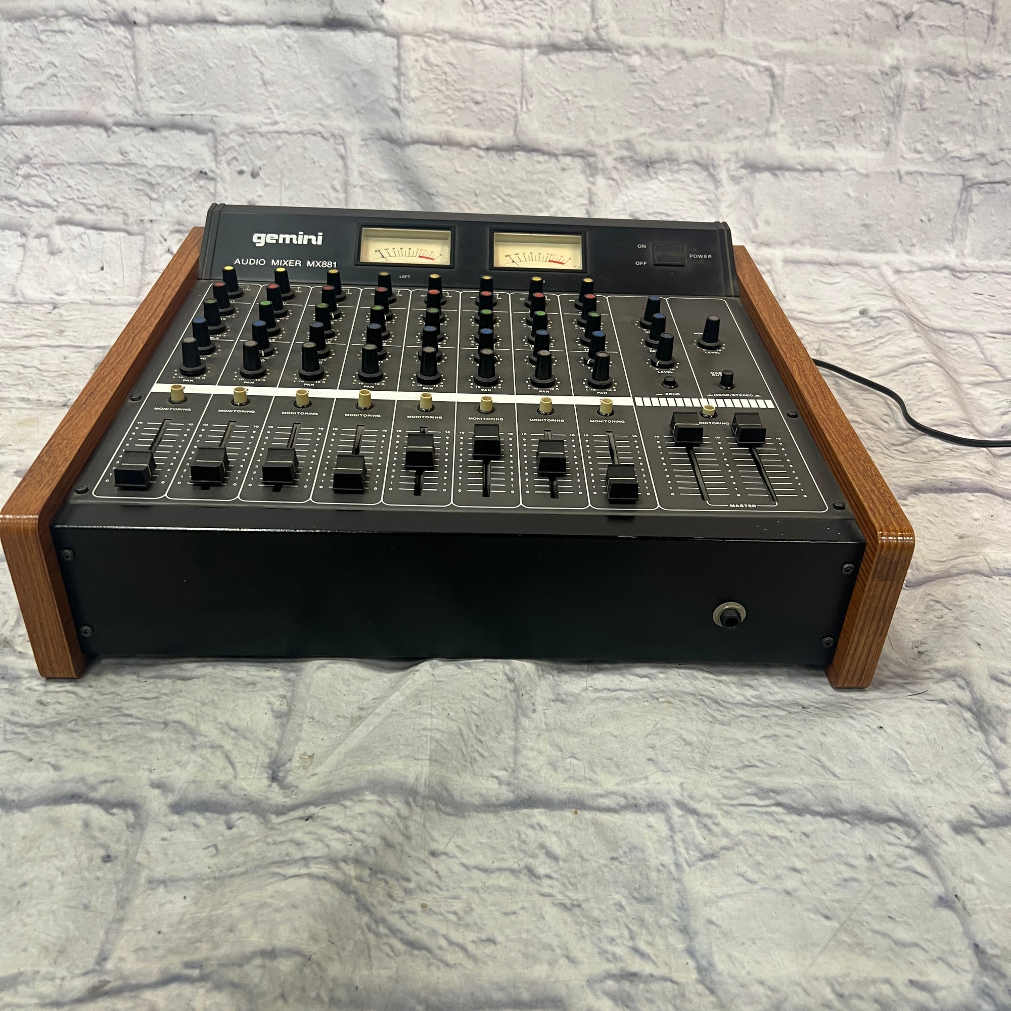 Gemini MX-881 Wood Panel Mixer - Evolution Music