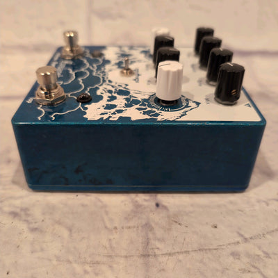 EarthQuaker Devices Avalanche Run Stereo Reverb & Delay w/ Tap Tempo