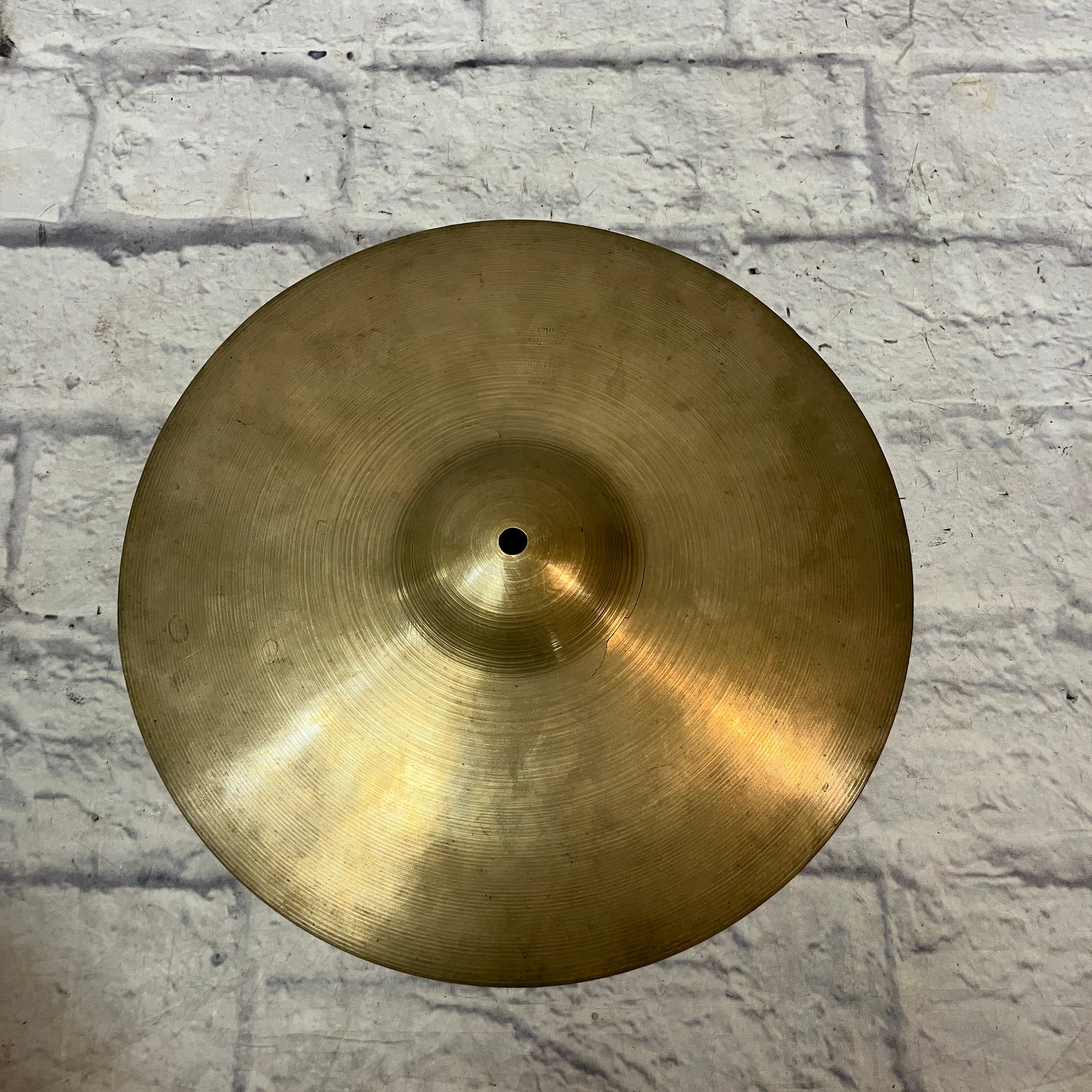 Zildjian 13 Inch Cymbal (CRACKED)