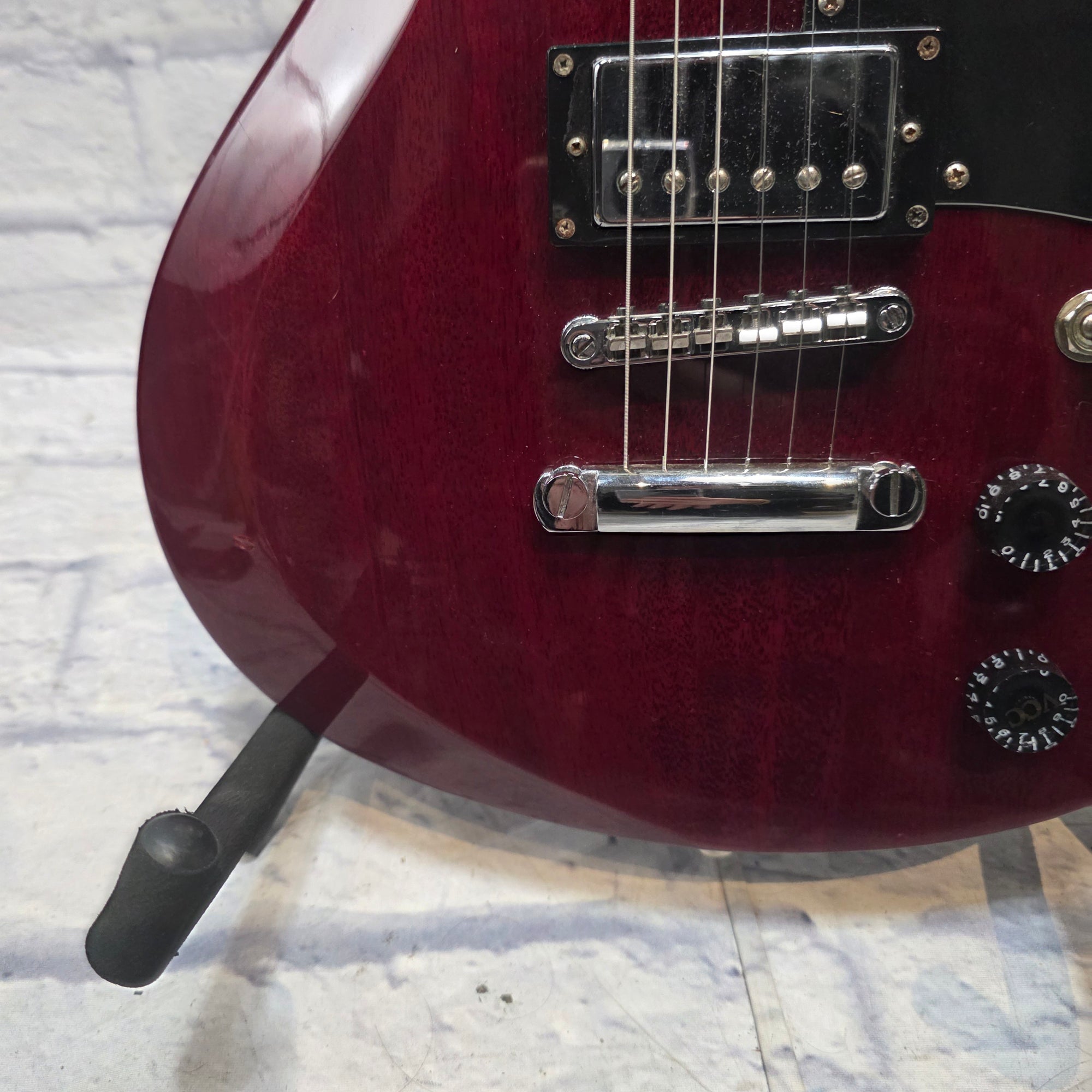 Washburn WI-64 Electric Guitar - Cherry