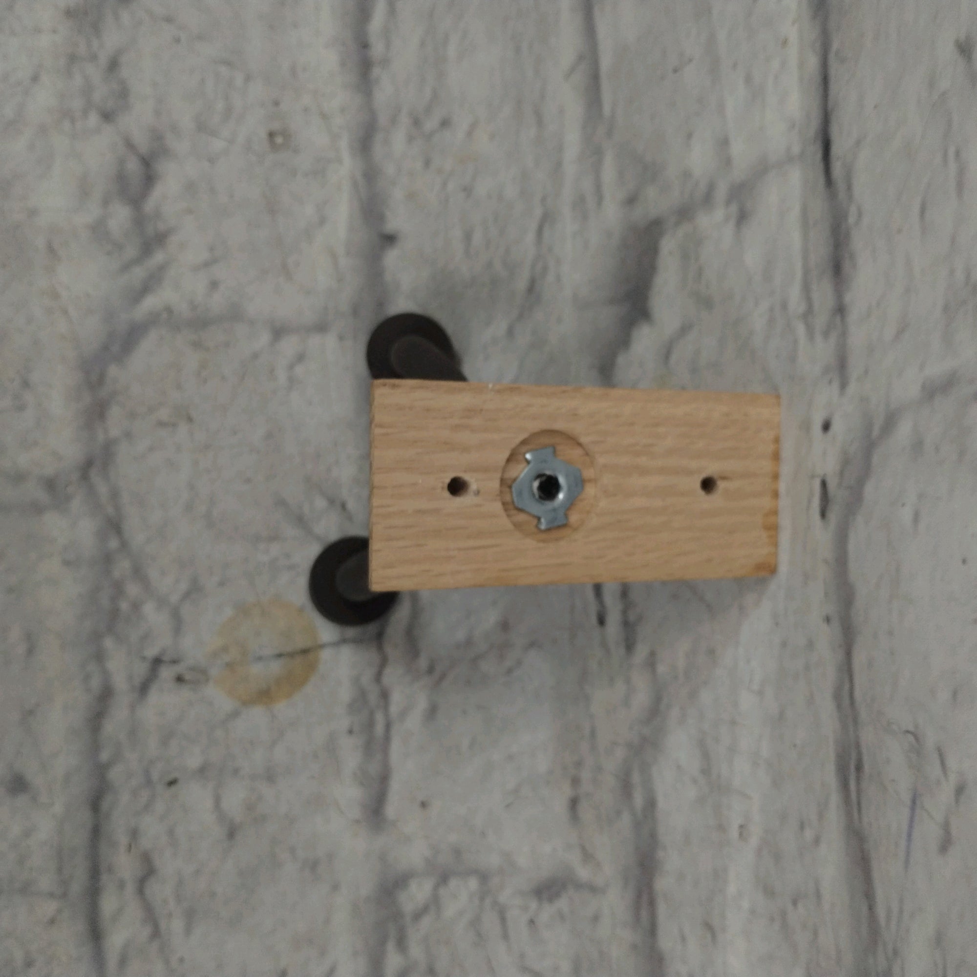 String Swing Guitar Wall Hanger