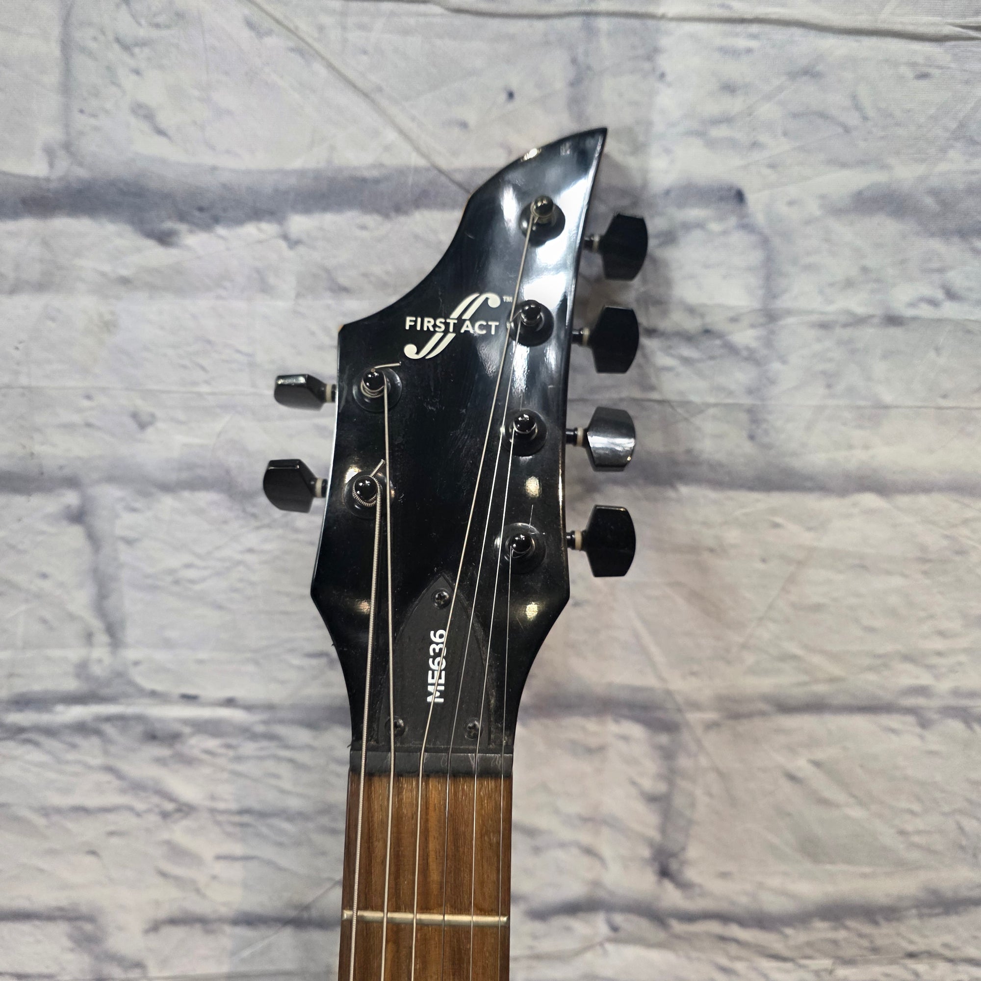 First Act ME636 Electric Guitar