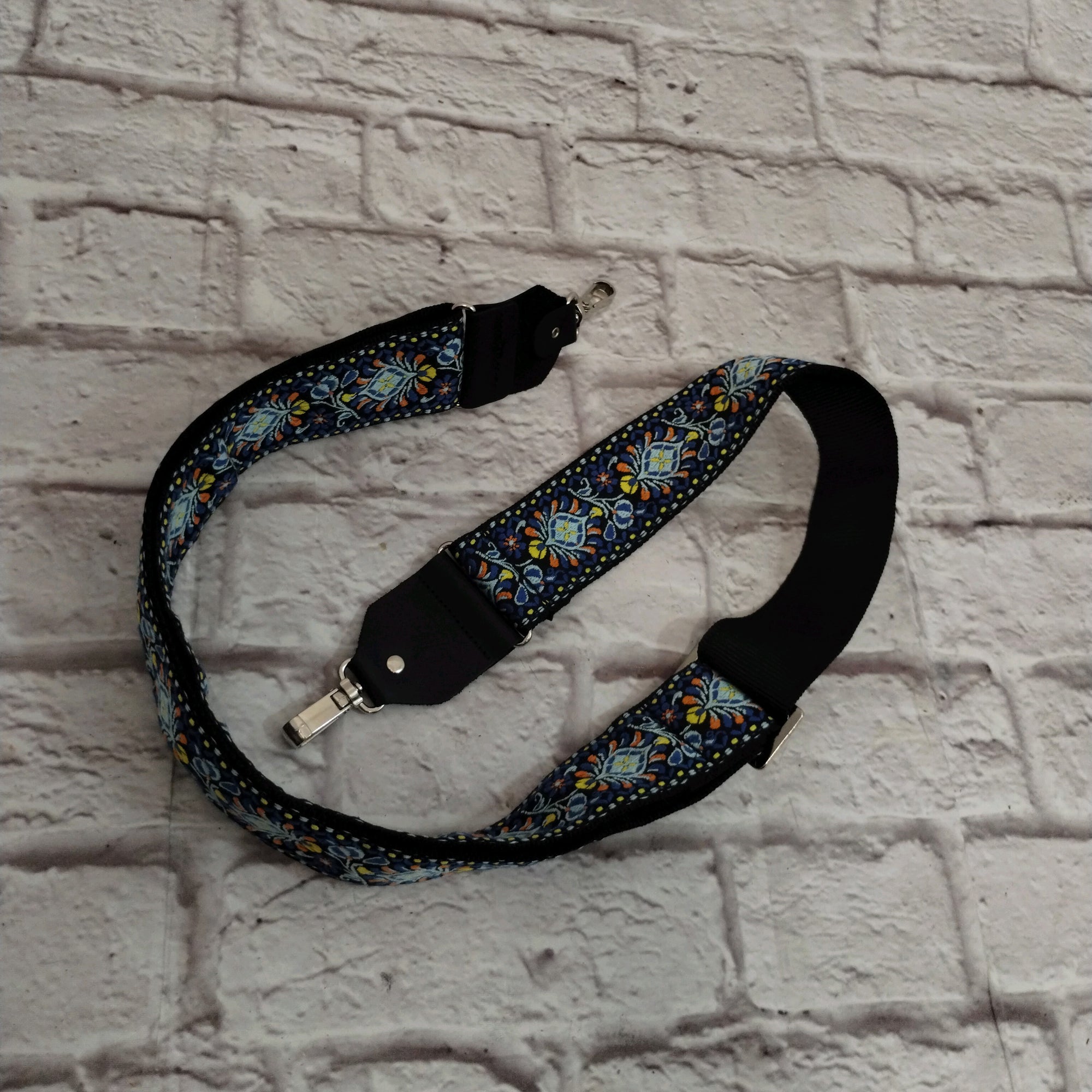 Unknown Banjo Clip Strap