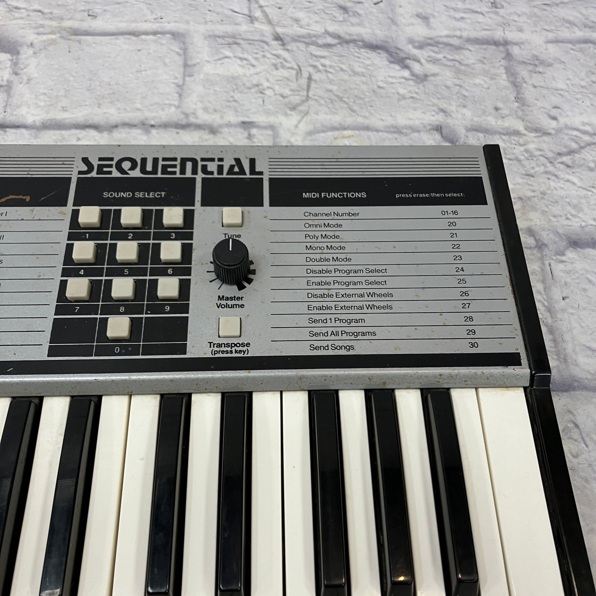 Sequential Expander Sequential Circuits MAX MIDI Voice Expander Analog Synth - Evolution Music