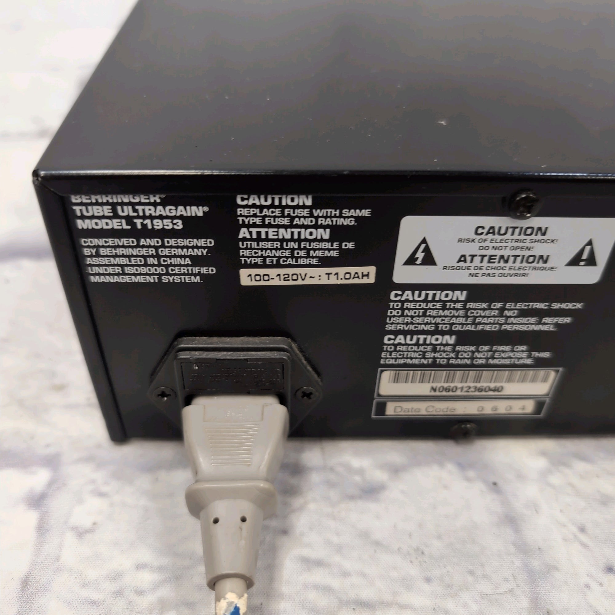 Behringer Tube Ultragrain T1953 - Microphone/Line Preamplifier