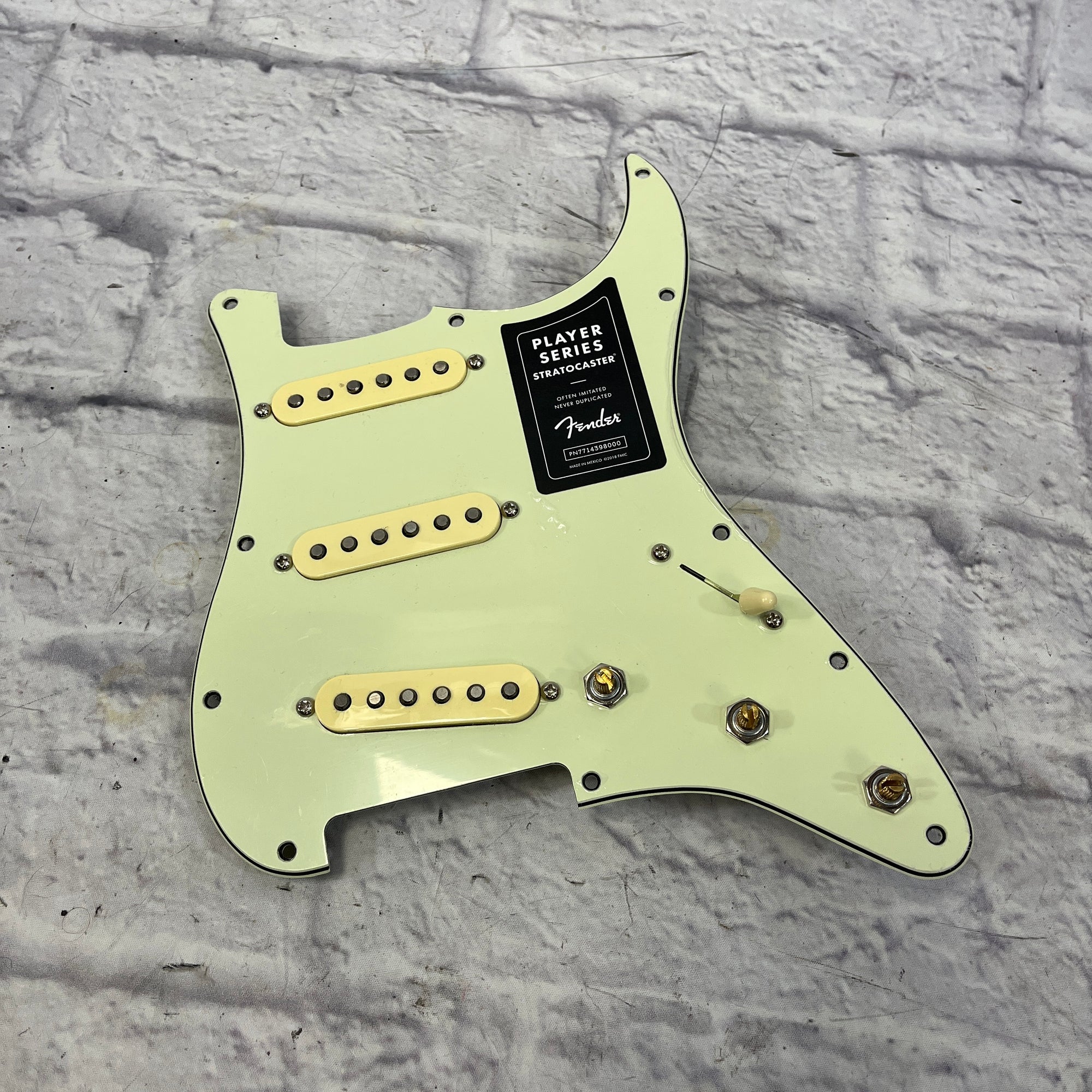 Fender Player FSR Stratocaster Loaded Mint Pickguard Tex-Mex SSS