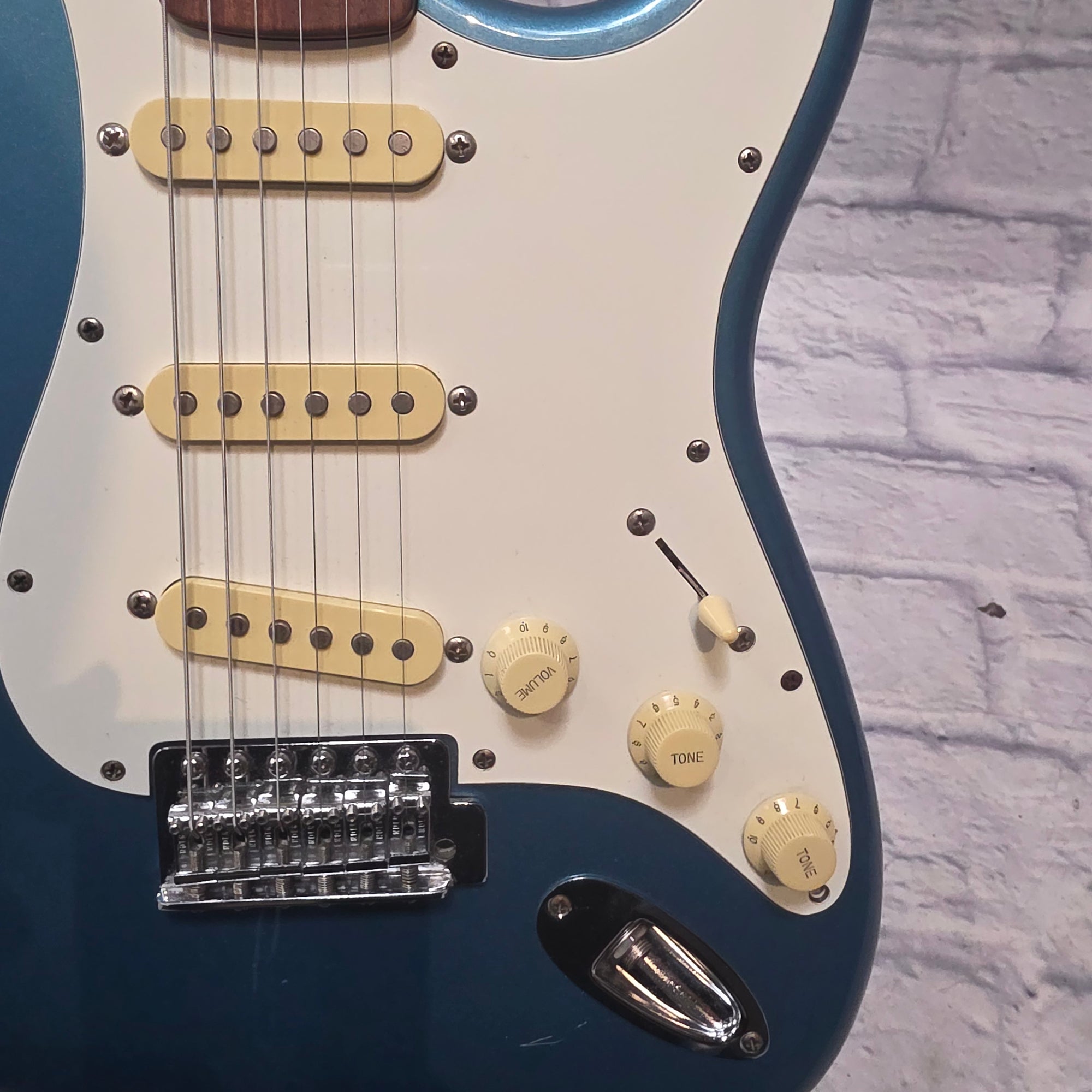 Fender Standard Strat Lake Placid Blue (Made In Mexico) Electric Guitar