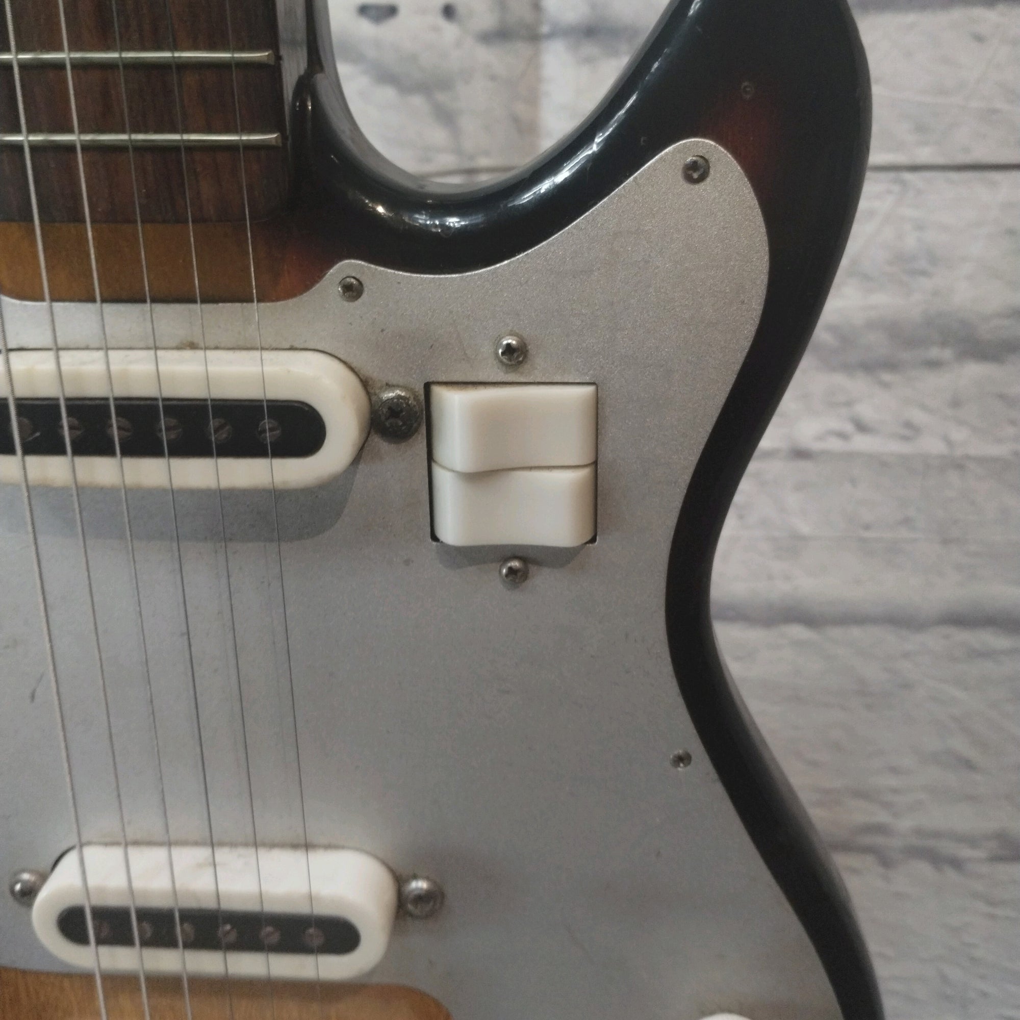 Guyatone LG55 Vintage Electric Guitar Sunburst