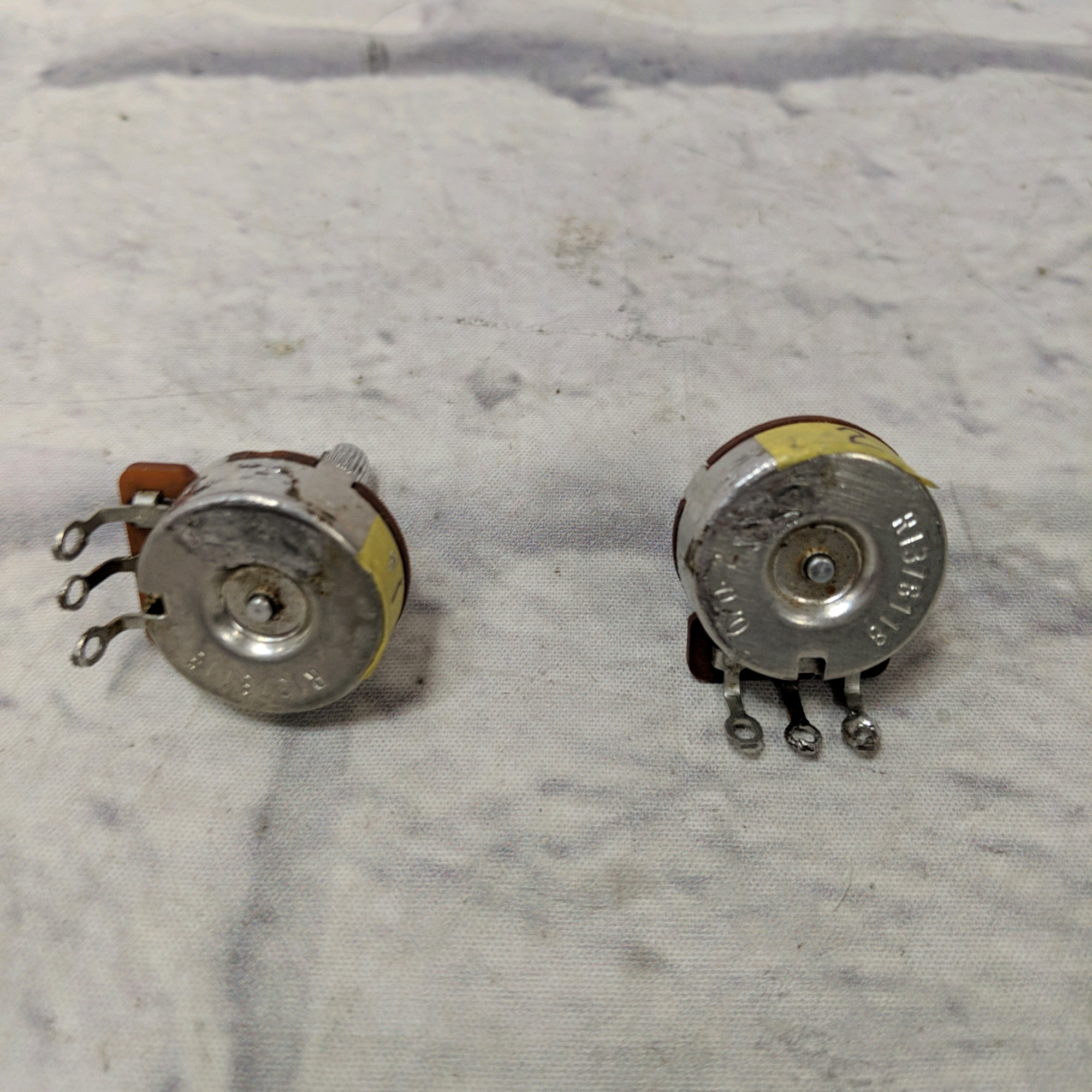 CTS Set of 2 500k VIntage 1981 Poteniometers