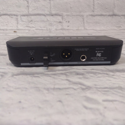 Shure BLX4 Receiver / with PG58 BLX2 H10 Wireless Microphone and Hard Case