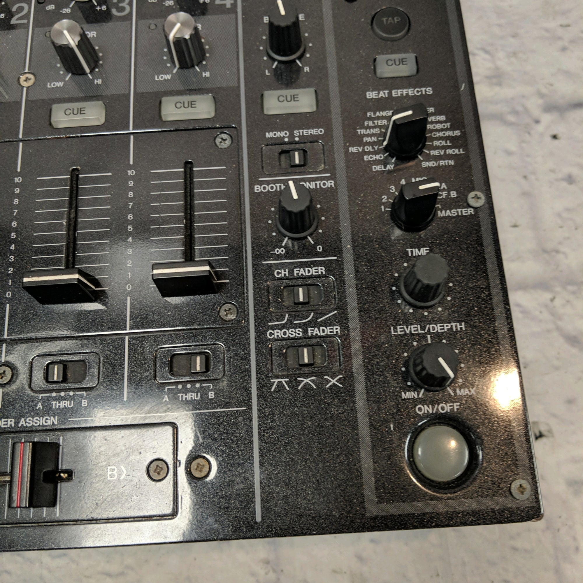 Pioneer DJM-800 DJ Mixer - Evolution Music