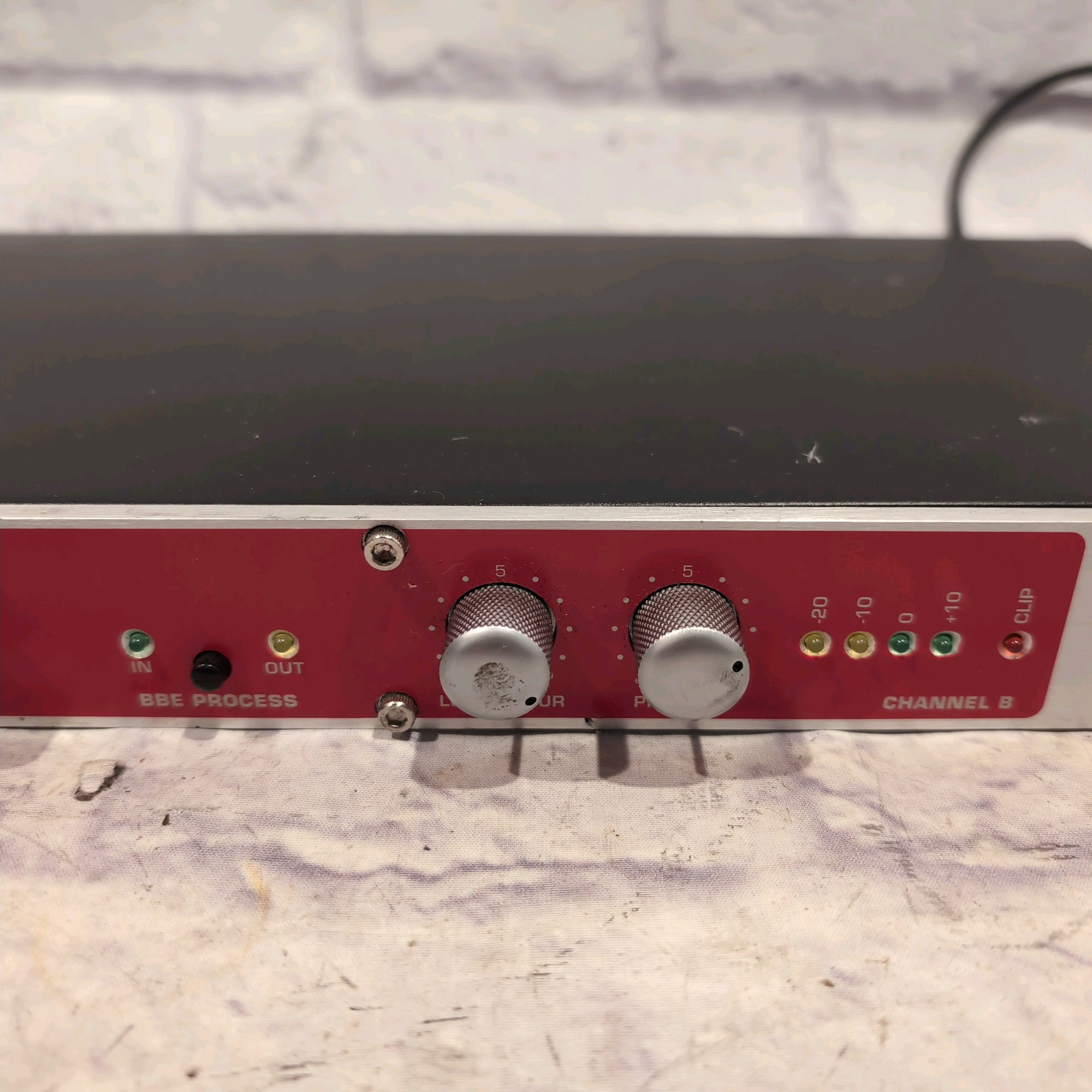 BBE 882i Sonic Maximizer Rack Unit Red