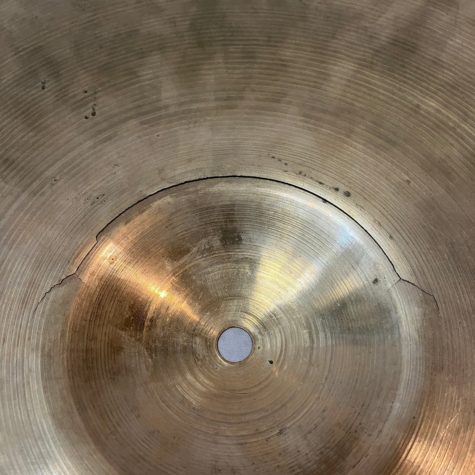 Zildjian 13 Inch Cymbal (CRACKED)