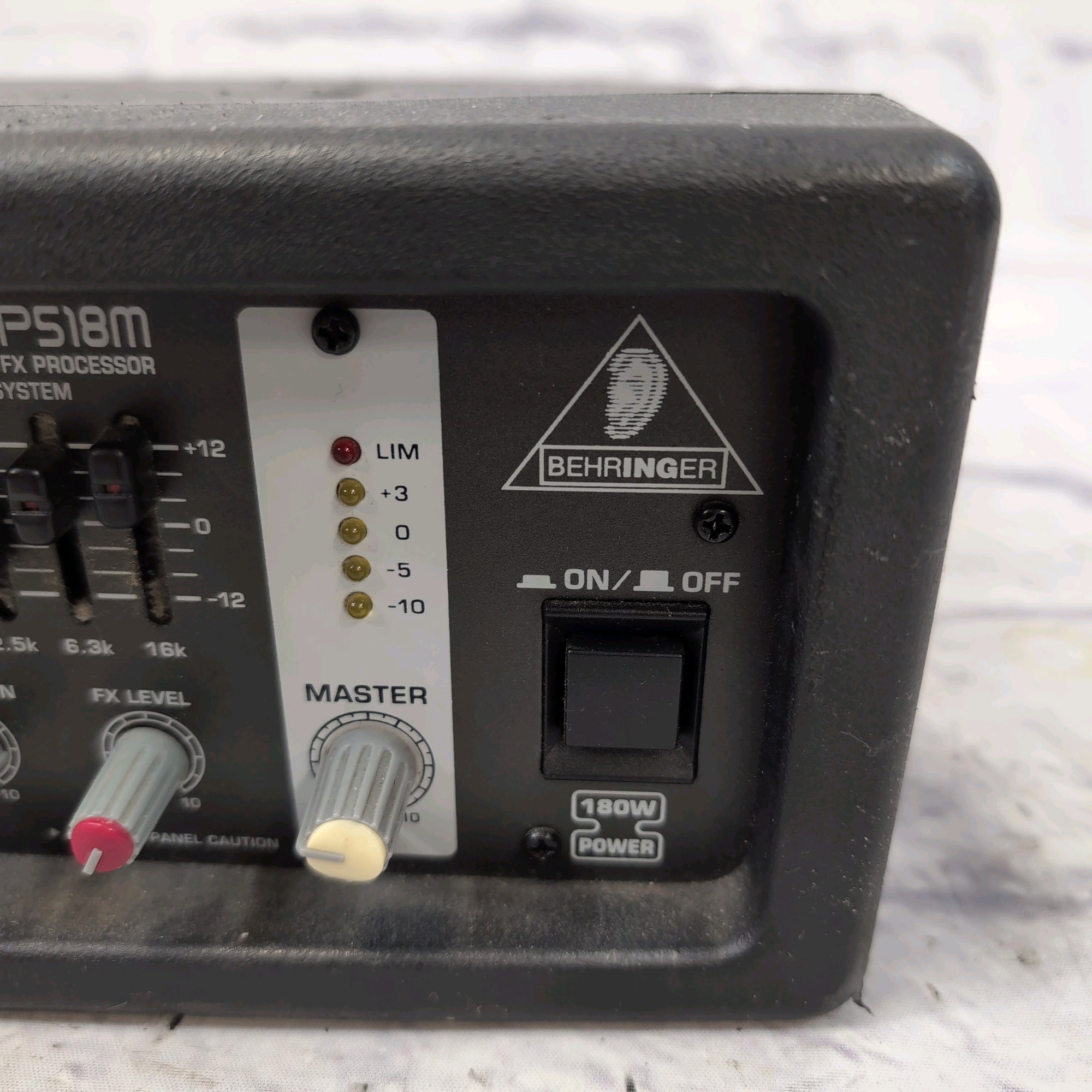 Behringer PMP518M Europower Powered Mixer