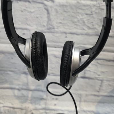 gear4music  With 10 Foot Cable Studio Headphones (not functioning: AS IS)