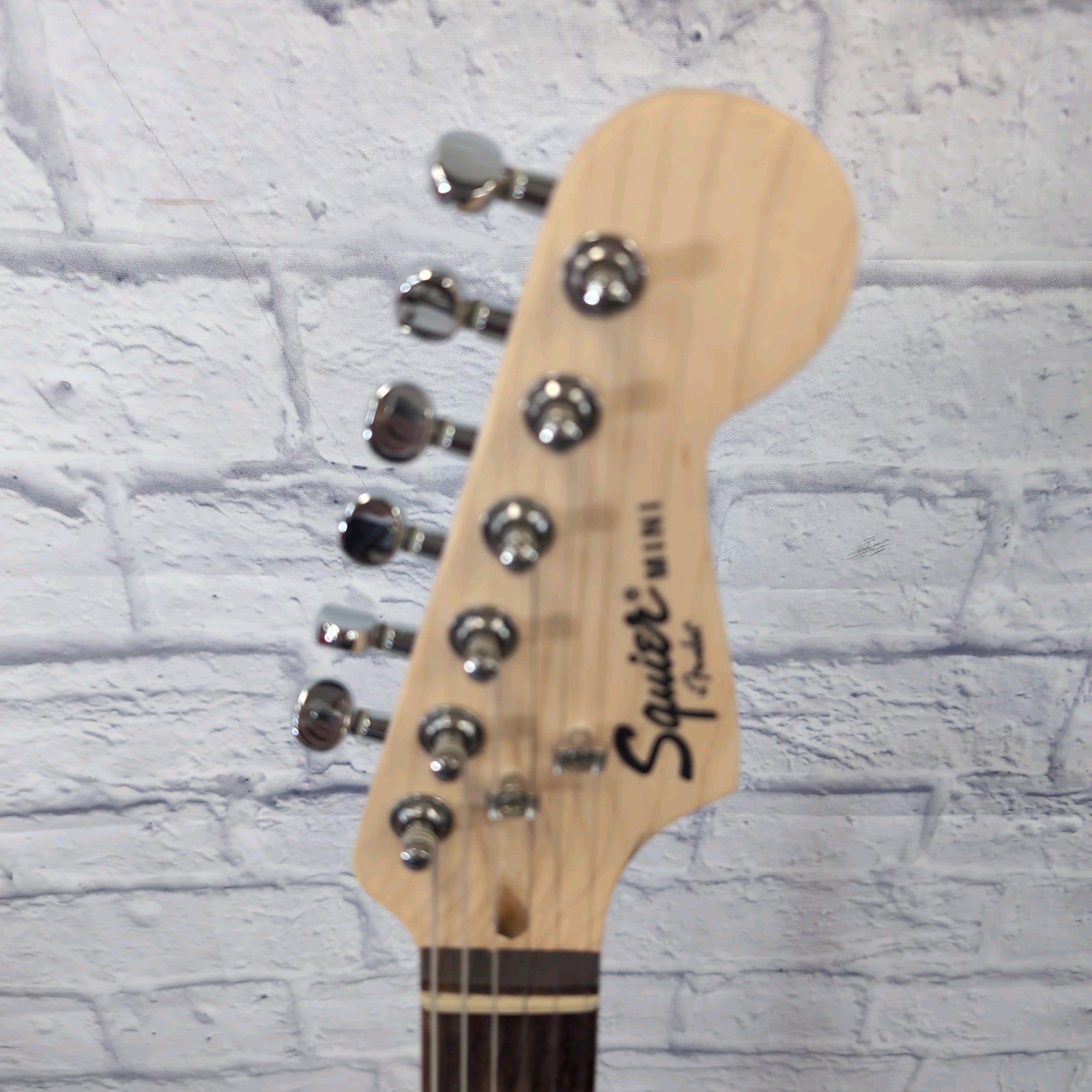 Squier Affinity Mini Stratocaster V2 Electric Guitar Pink w