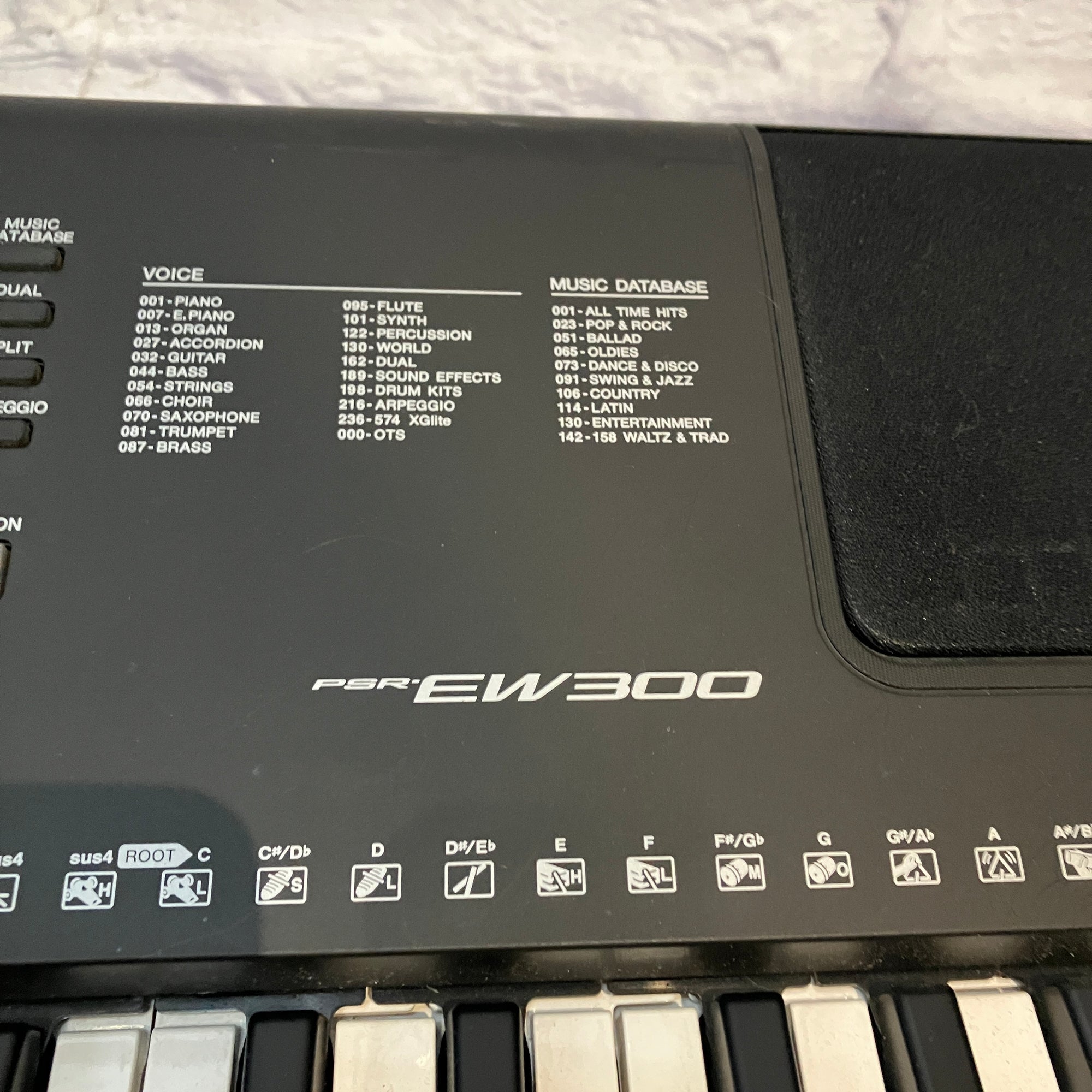 Yamaha PSR-EW300 Digital Piano