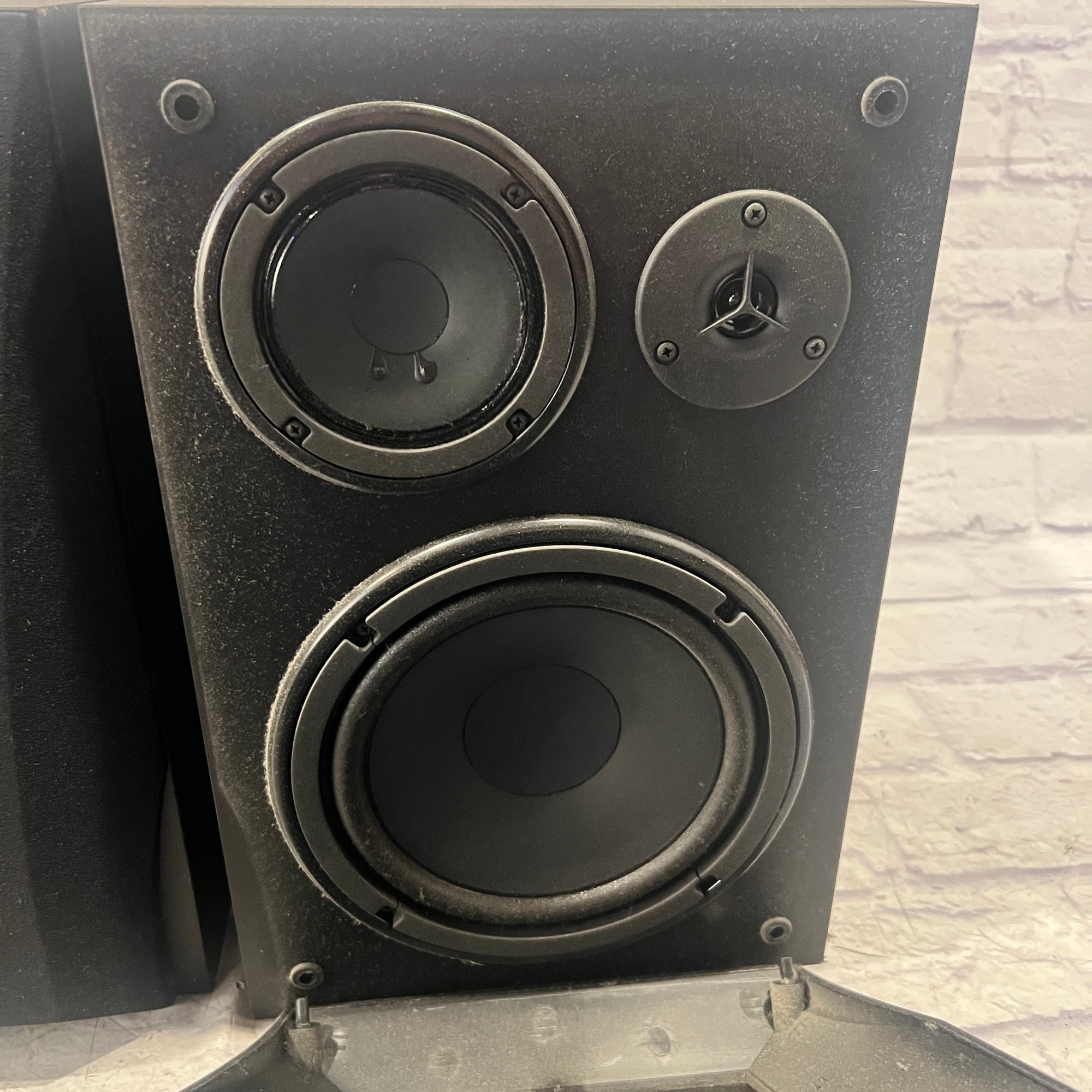 Yamaha NS-A638 3-Way Home Stereo Speaker Pair 8ohm 140 Watts