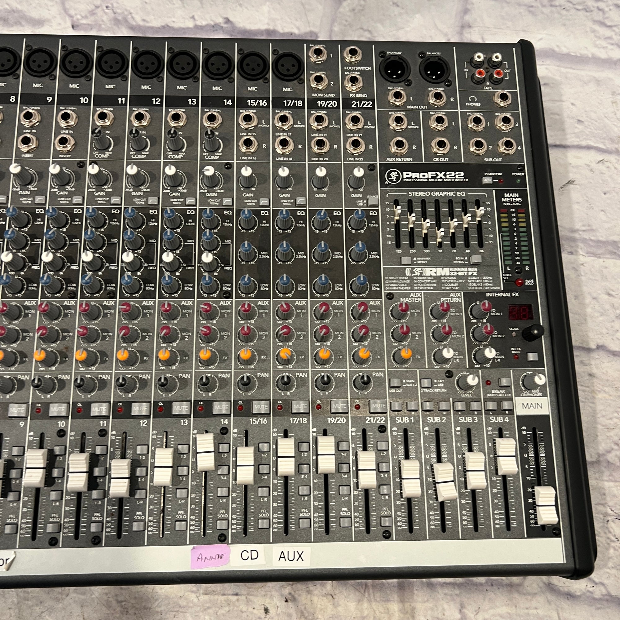 Mackie ProFX22 V1 22 Channel Passive Mixer with Effects
