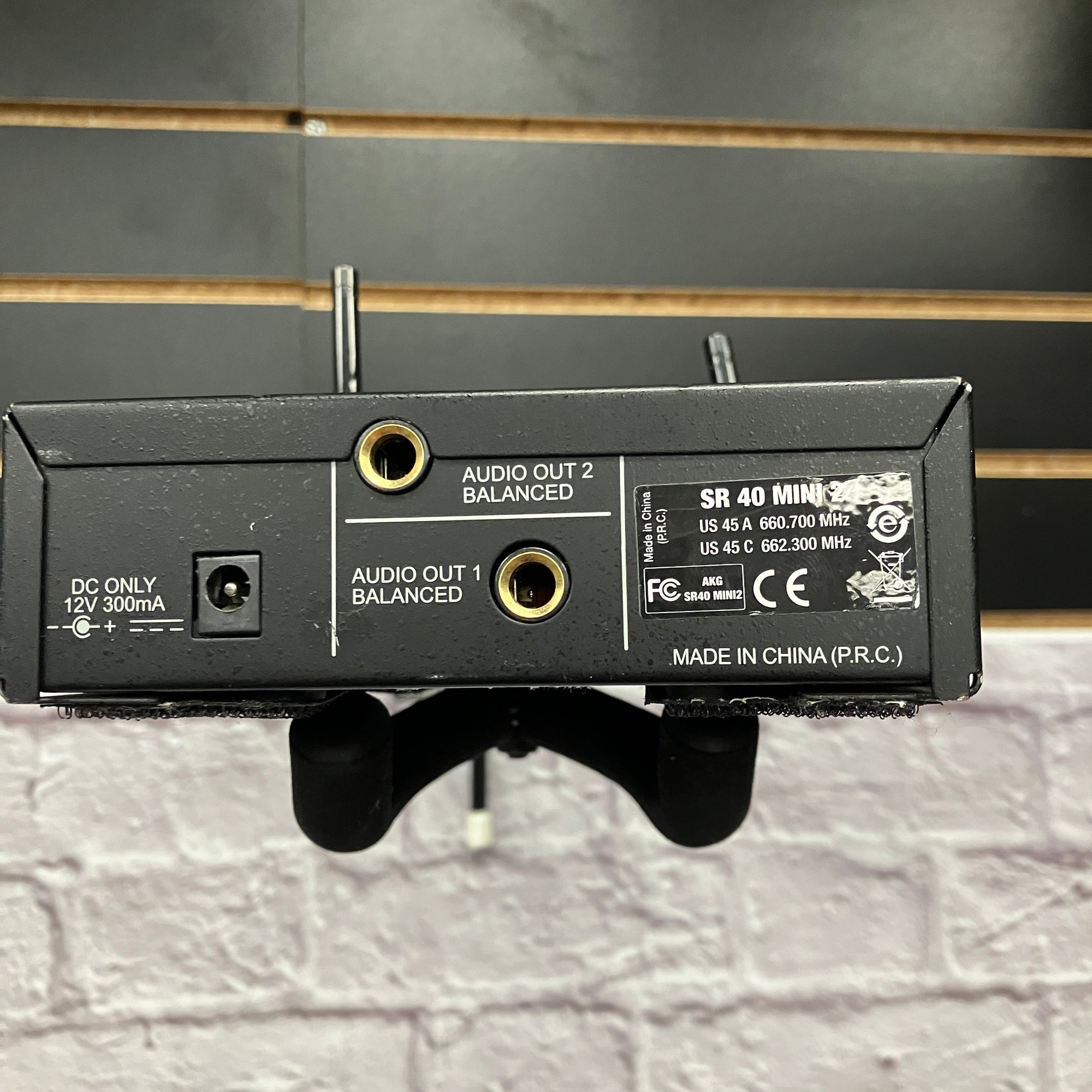AKG SR40 Wireless Instrument Setup