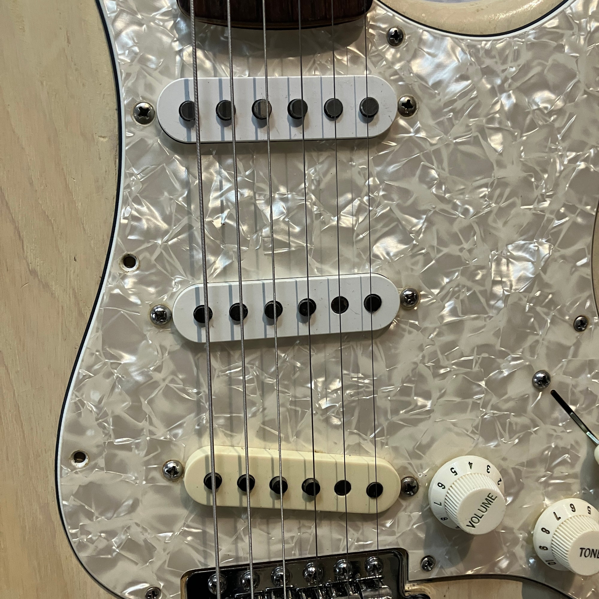 Fender MIM Stratocaster White Blonde Electric Guitar - Refinished
