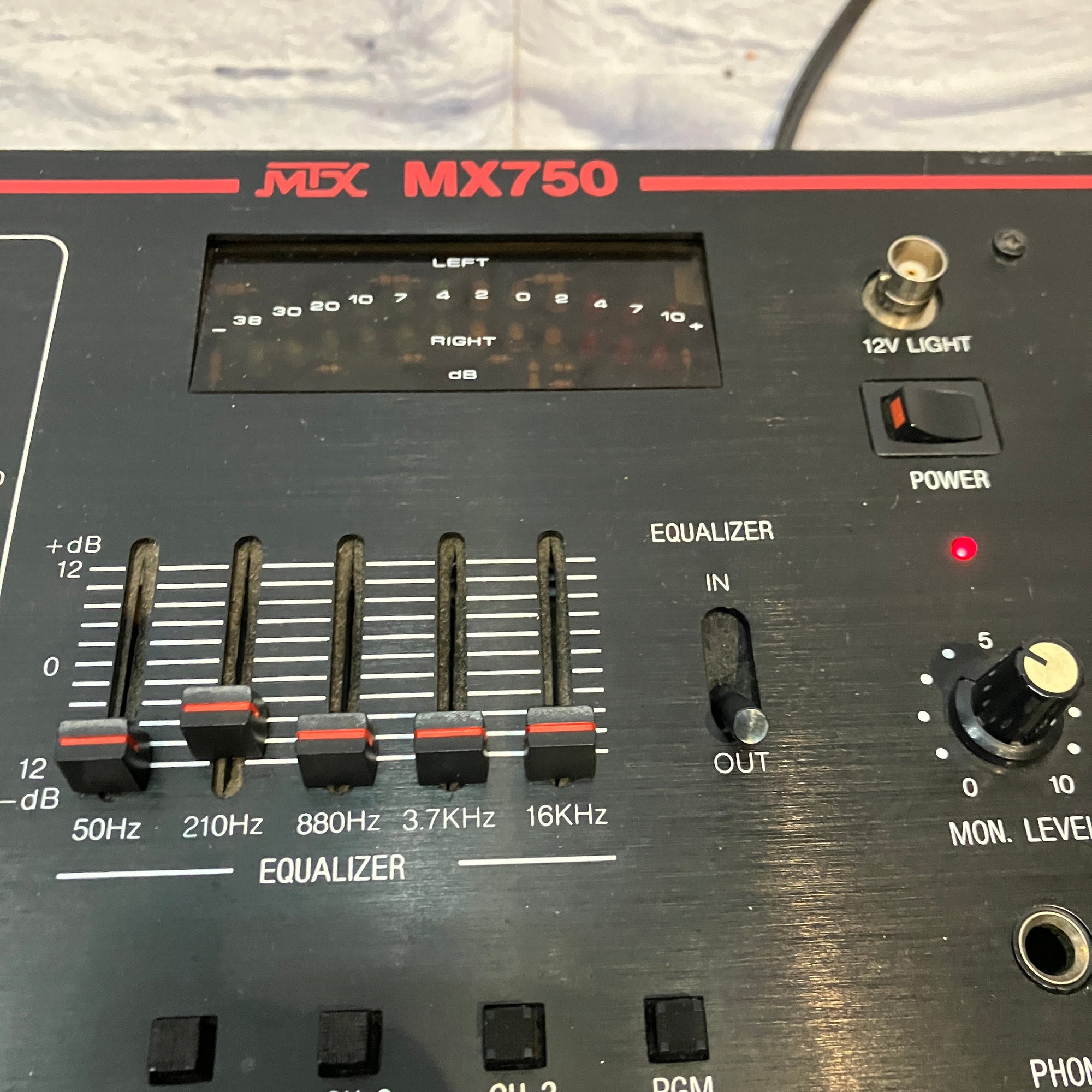 MTX MX750 Rackmount DJ Mixer