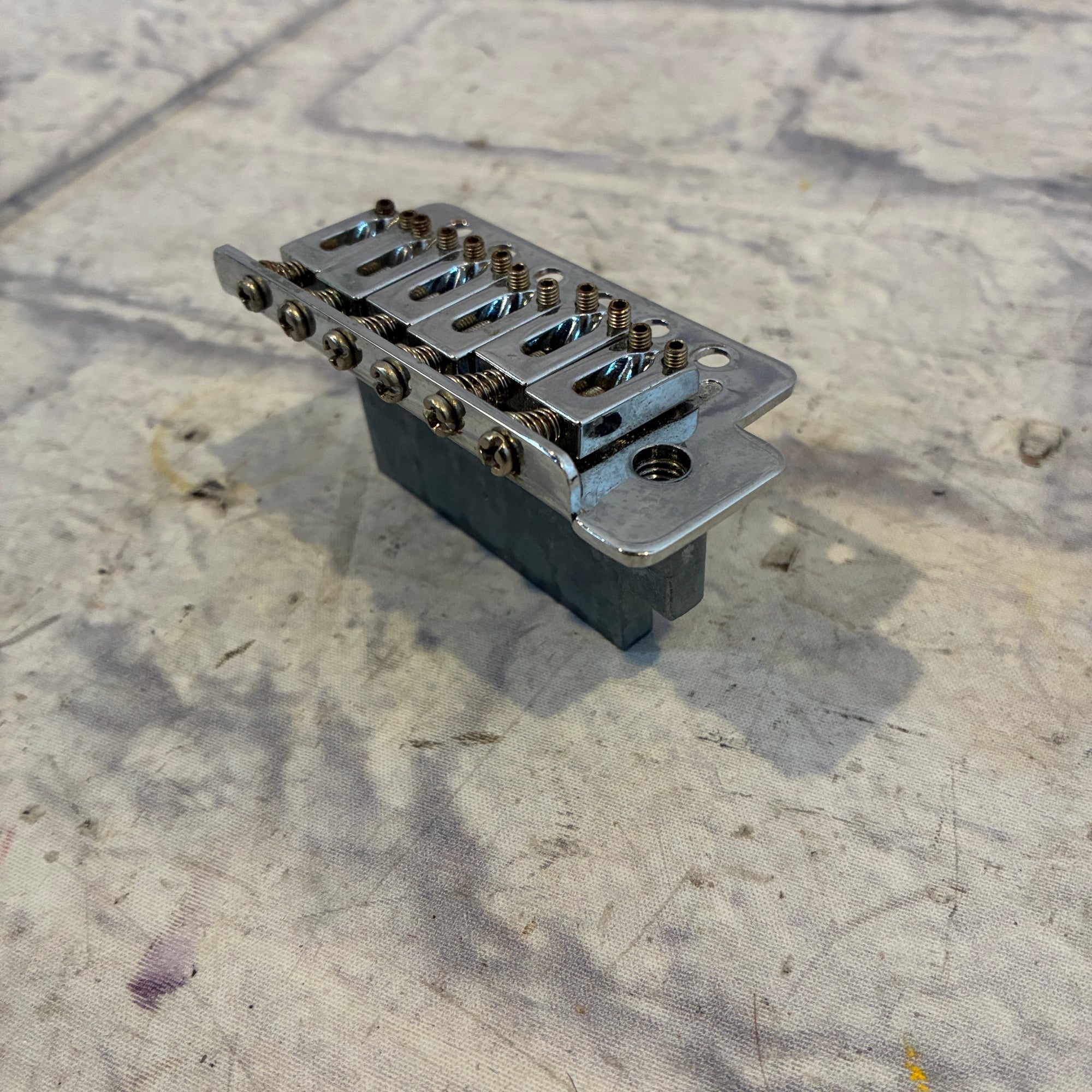 Squier Tremolo Bridge