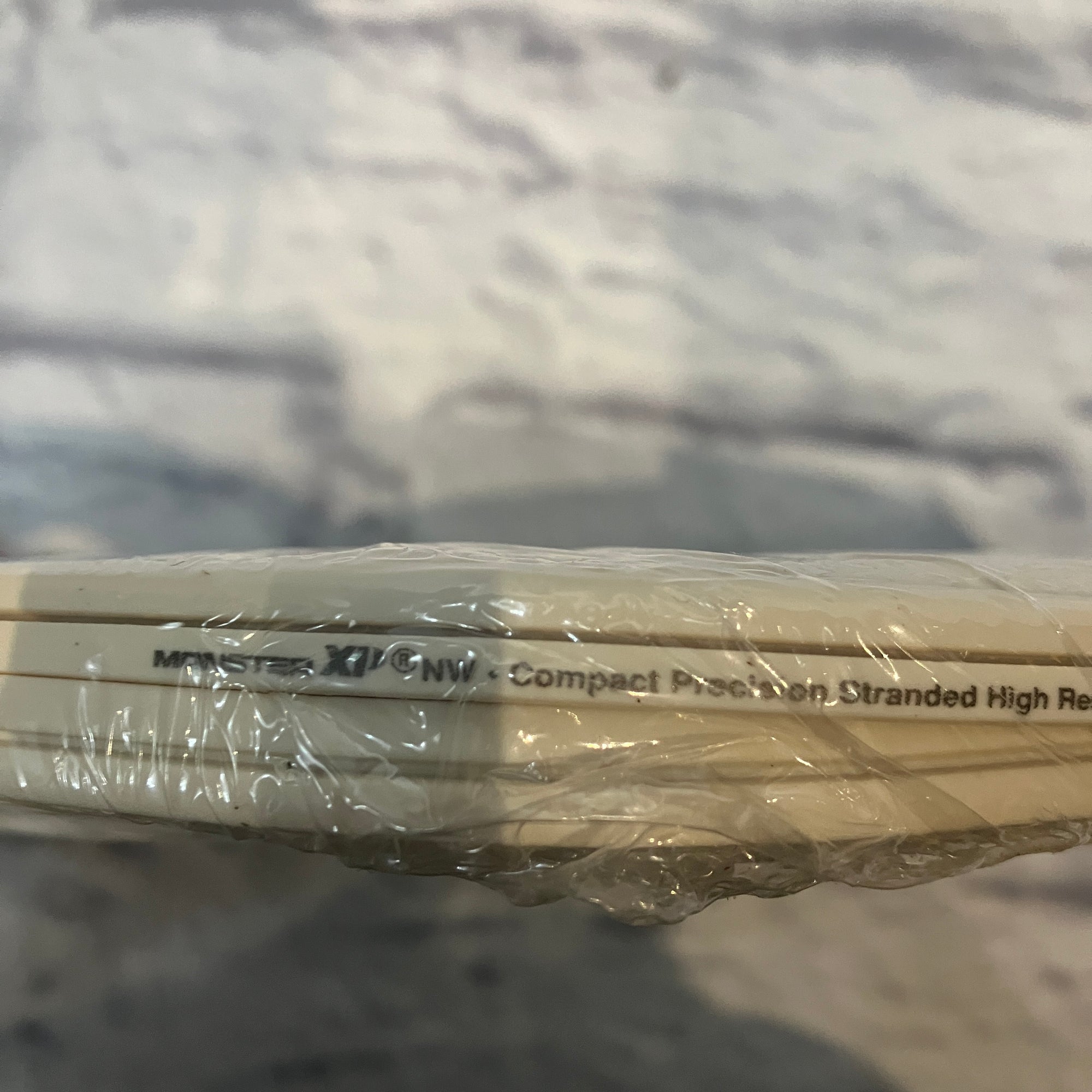 Monster XP NW Compact Precision Stranded High Resolution Speaker Cable with Magnetic Flex Tube