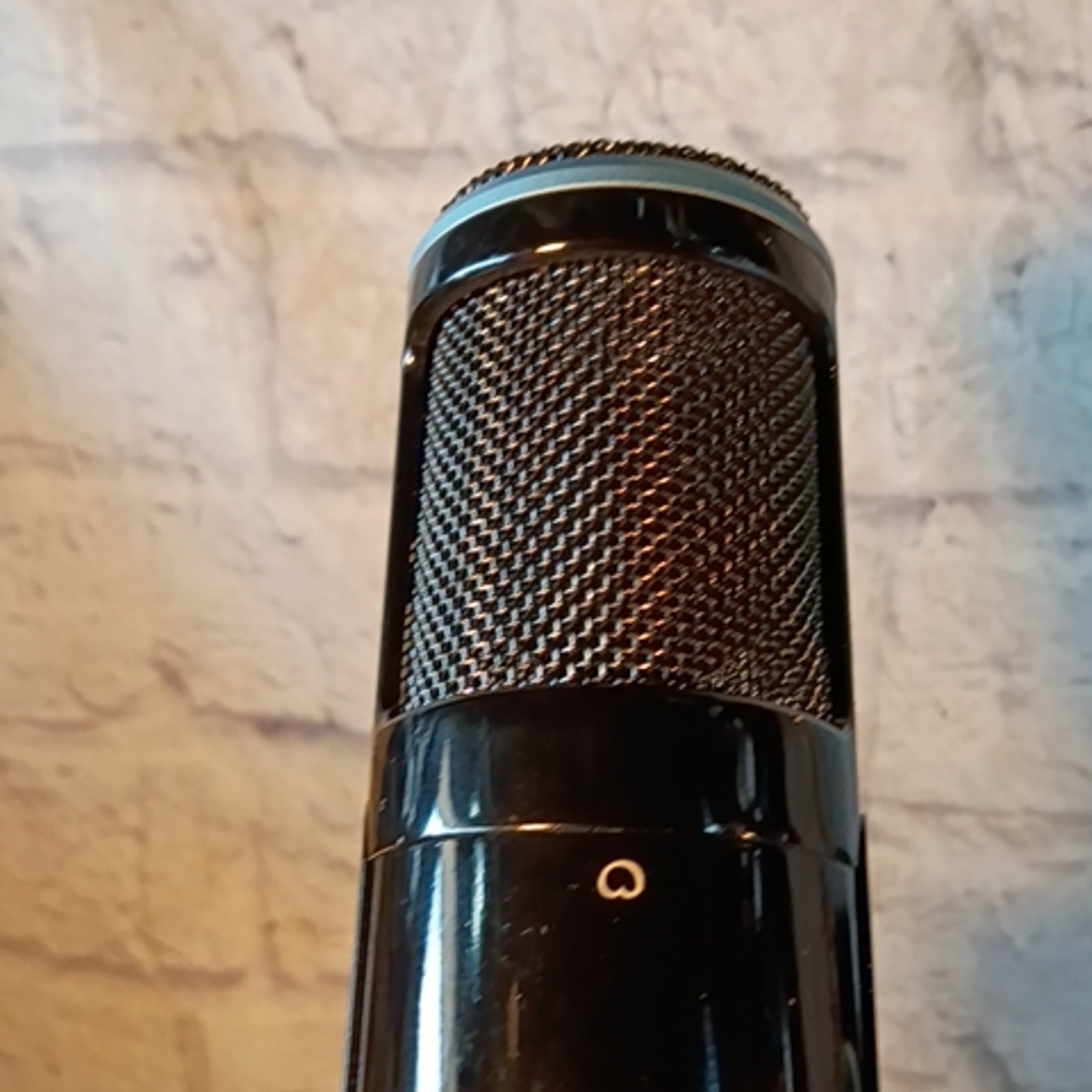Sterling Audio SP150 Large Diaphragm Condenser Microphone Microphone