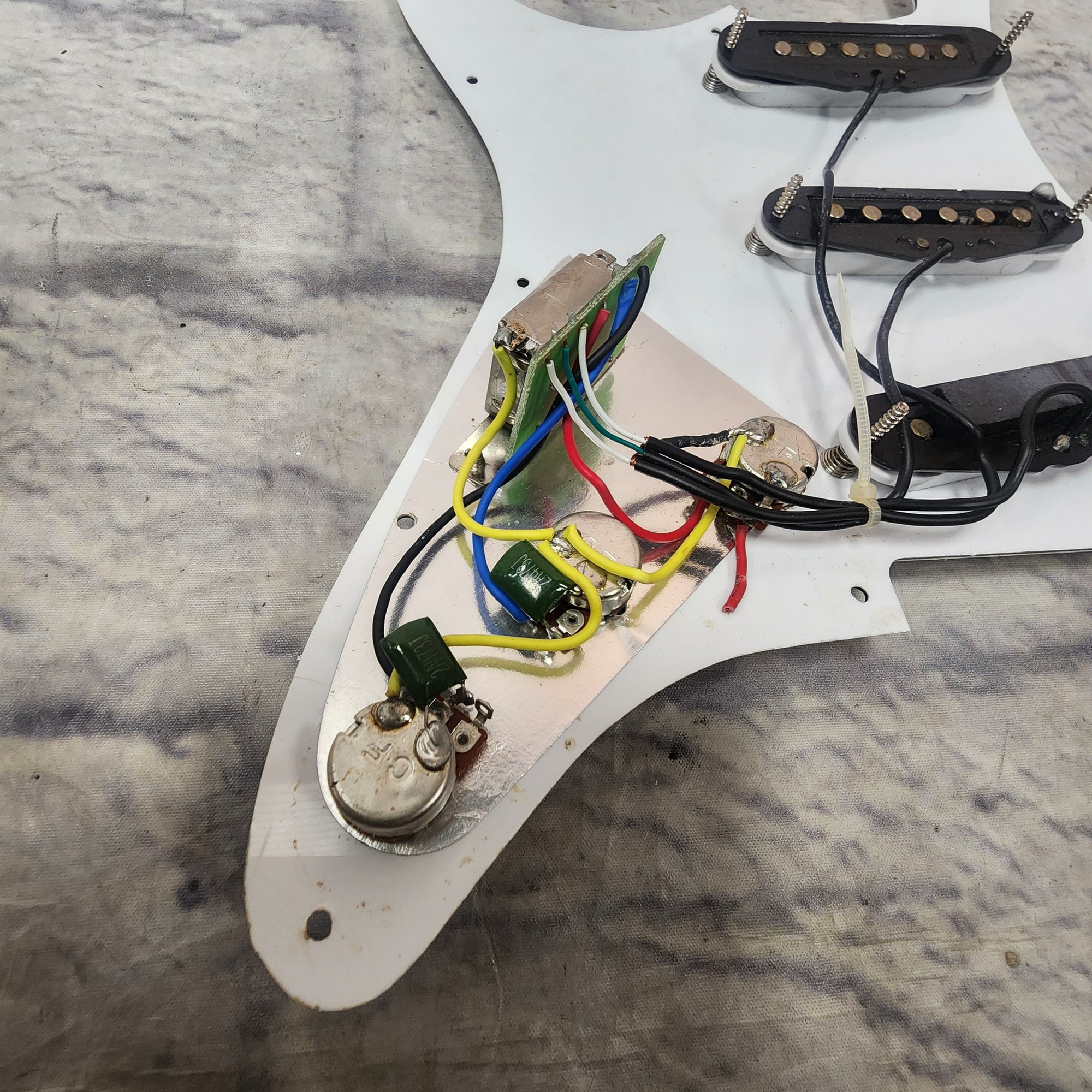 Unknown Loaded Strat Pickguard SSS