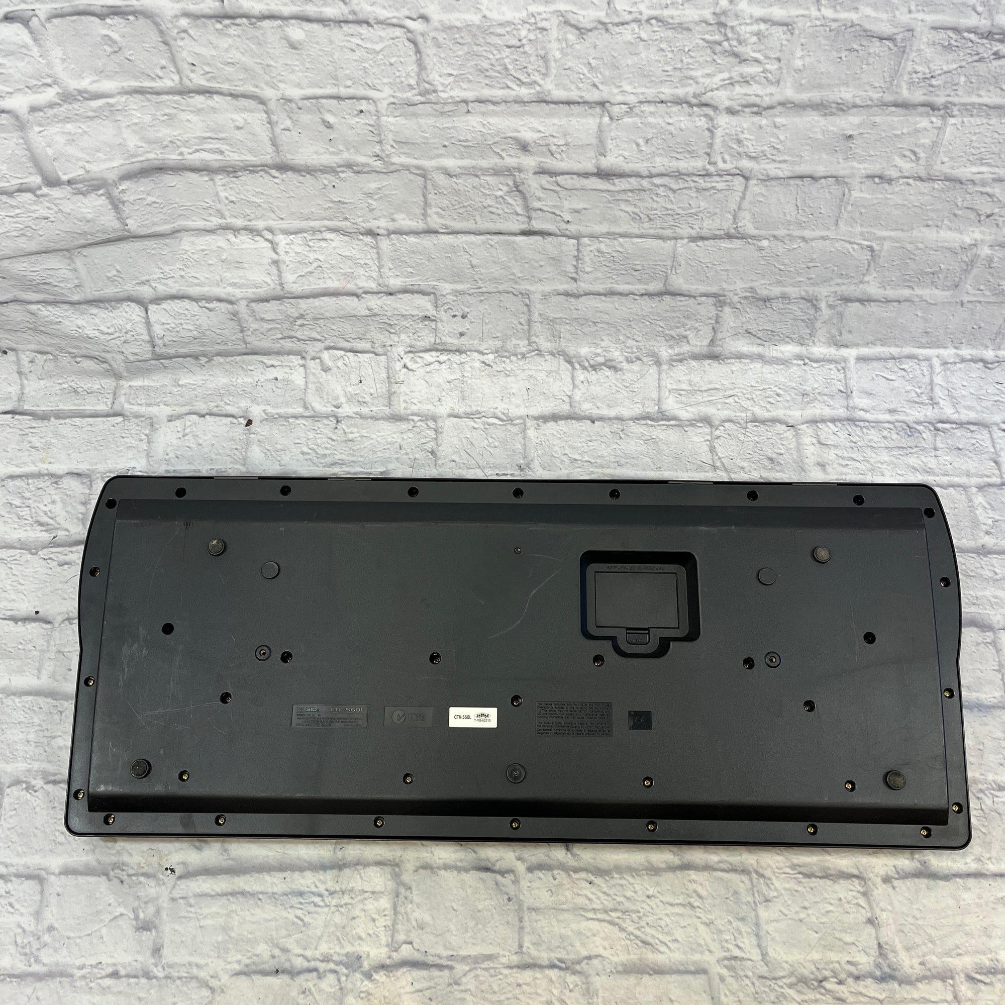 Casio CTK-560L 61-Key Lighted Key Keyboard