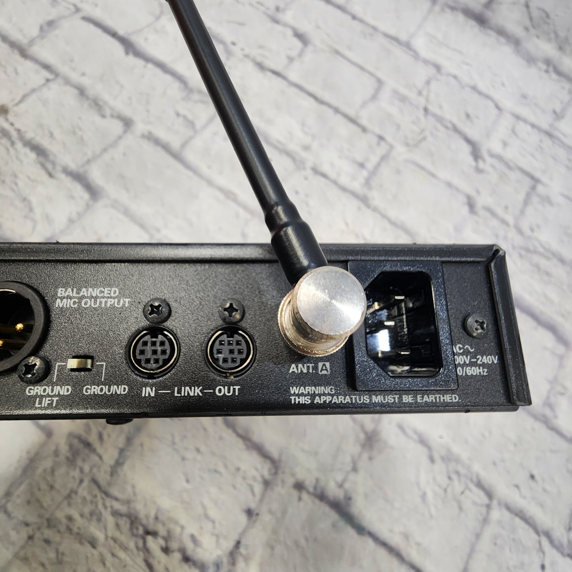 Audio Technica AEW-R4100 AEW-T1000 Wireless Outfit