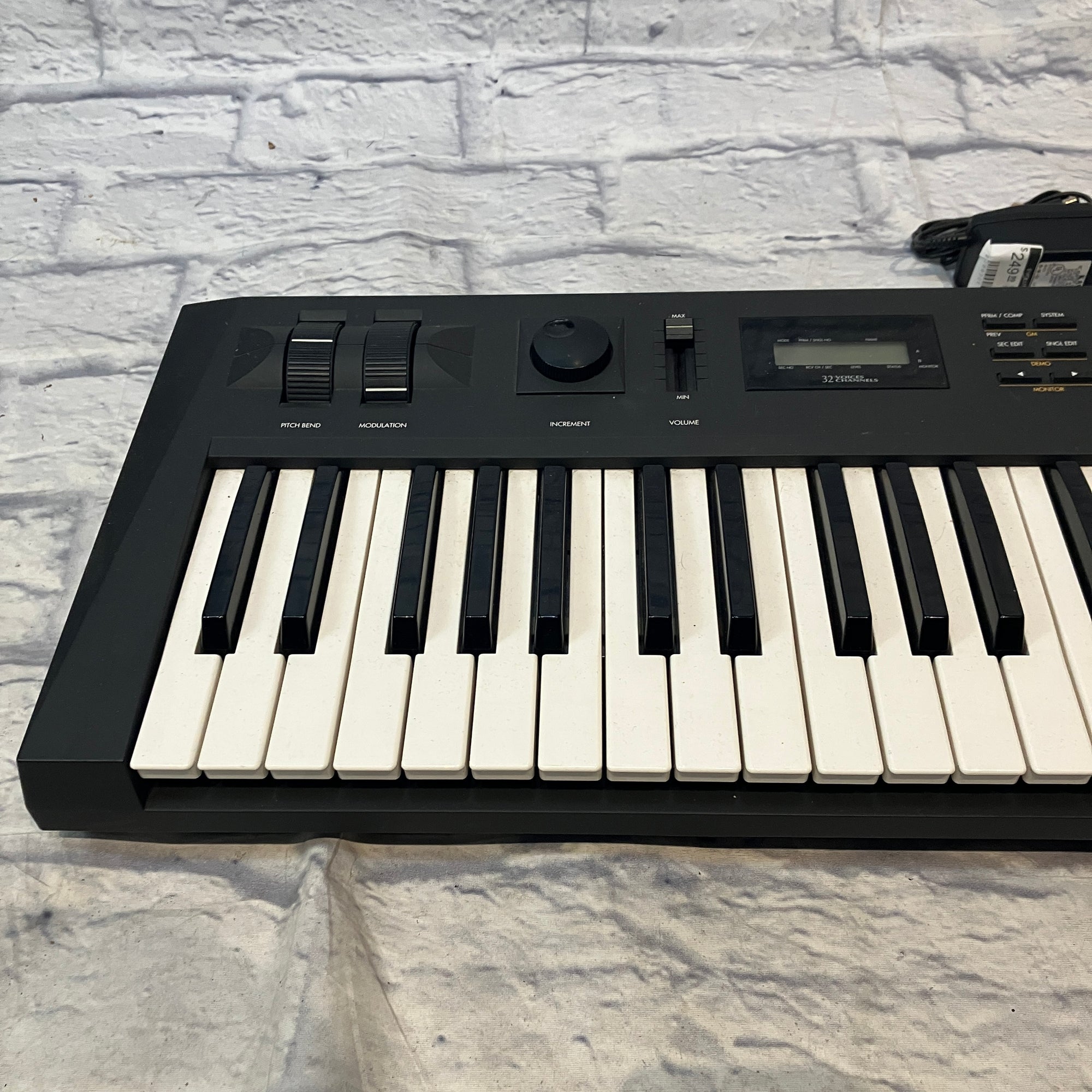 Kawai K 11 Synthesiser