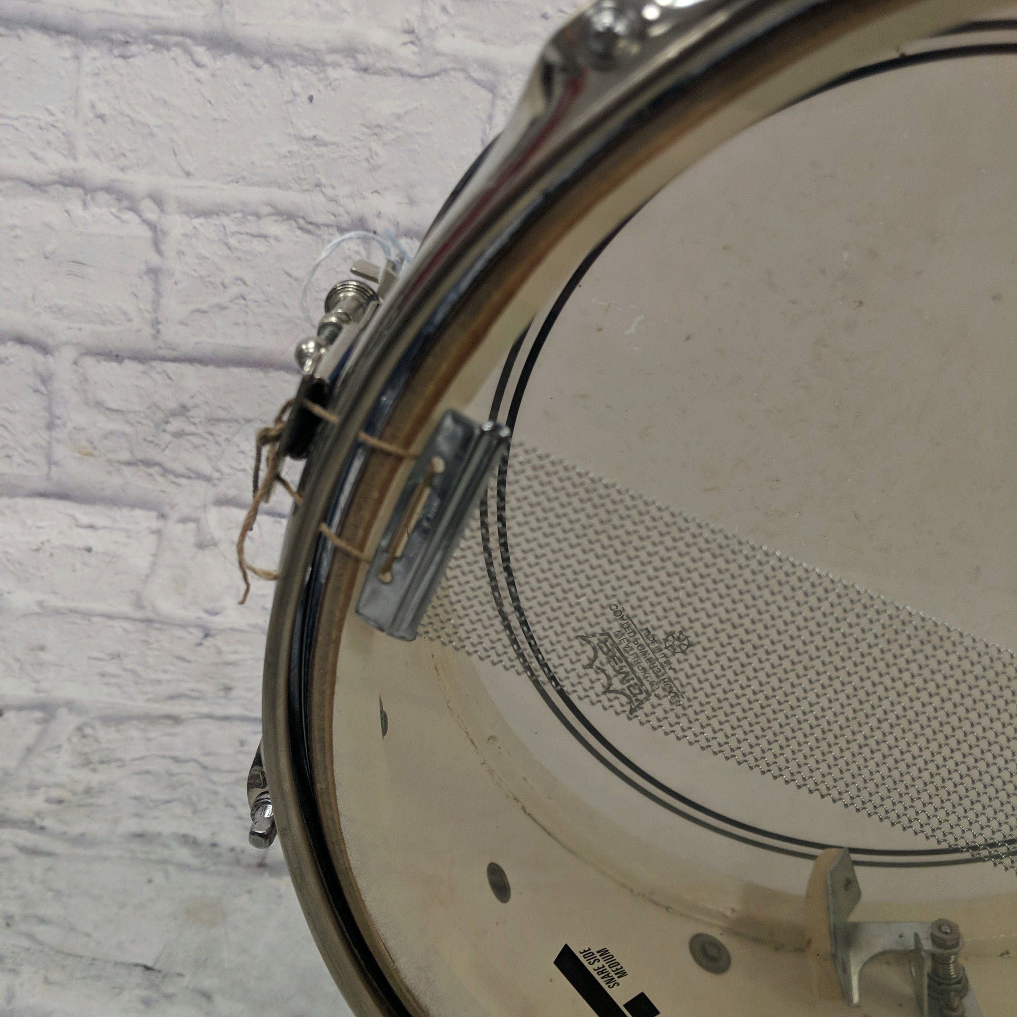 Ludwig Vintage 14x5.5 1966 Pioneer Snare Drum Blue Sparkle