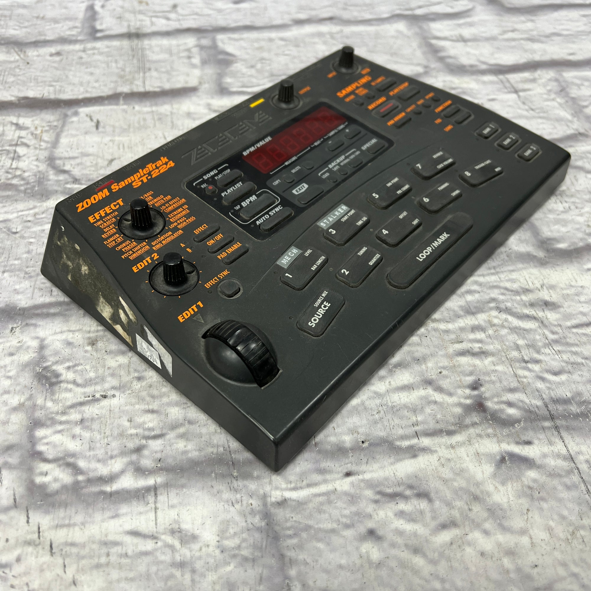 Zoom ST-224