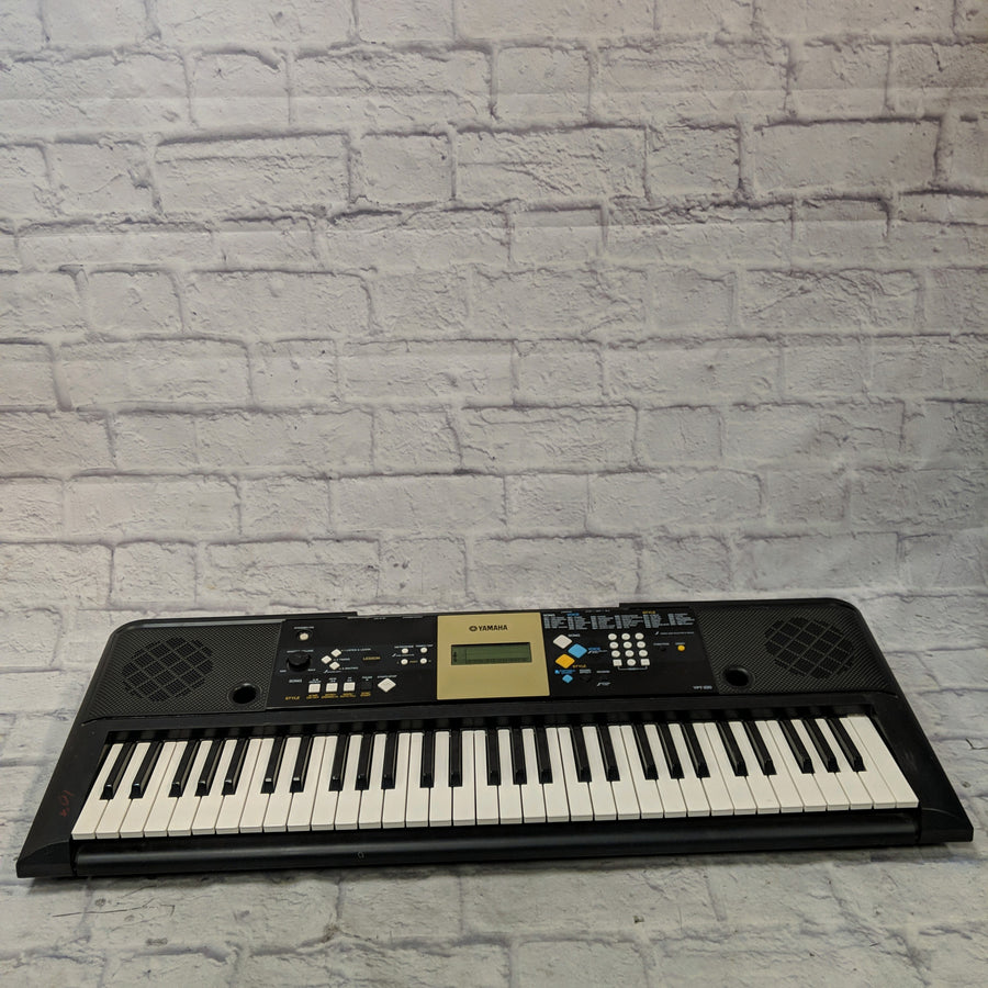 Yamaha YPT-220 61-Key Electronic Keyboard