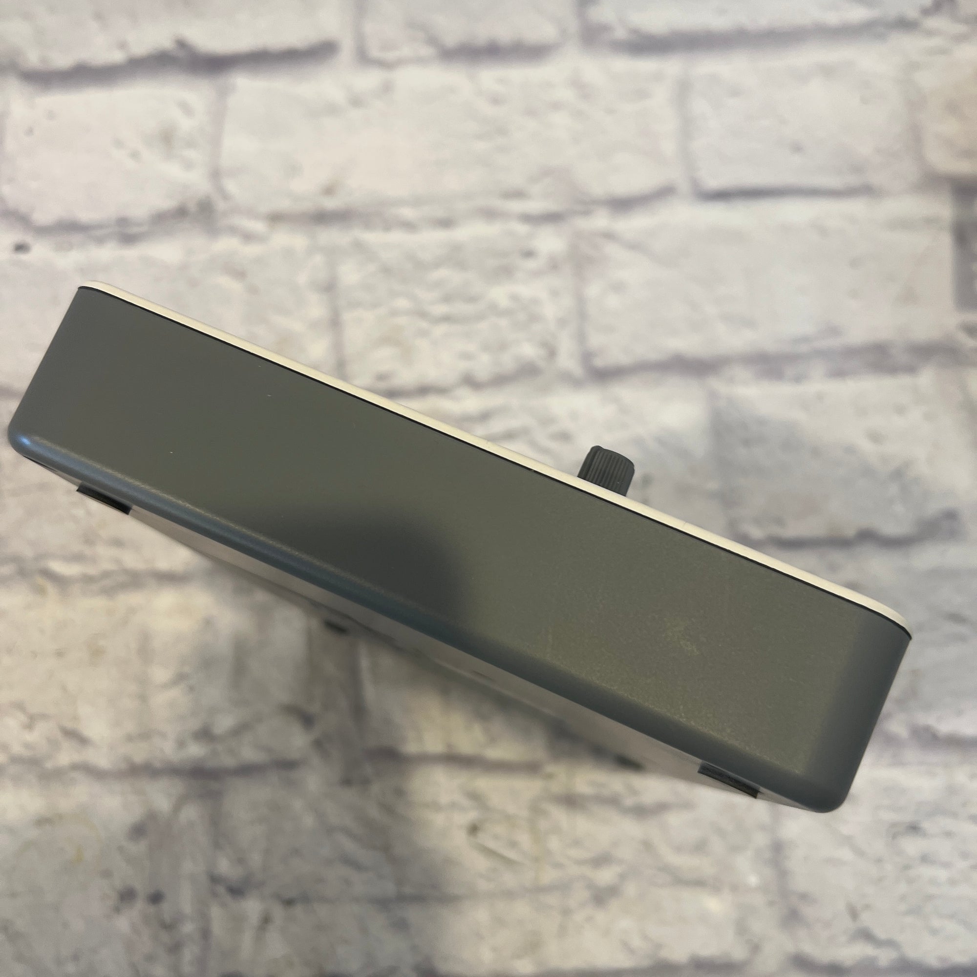 Sonicwave Liven Lofi-12 Sampling Groovebox