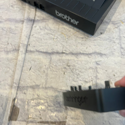 Behringer JT-4000 Micro Synthesizer