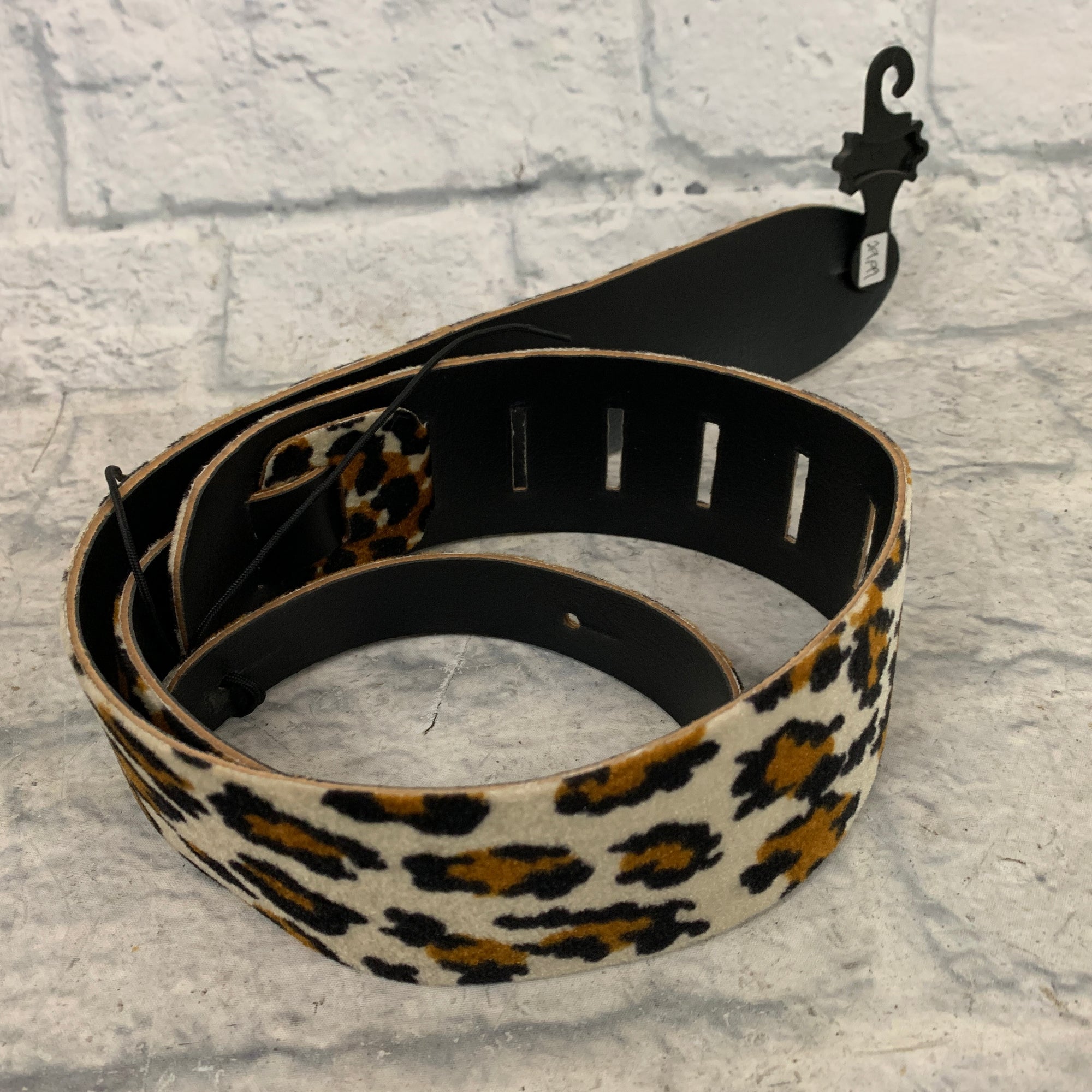 2.5" Levy's Leopard Print Velvet Guitar Strap