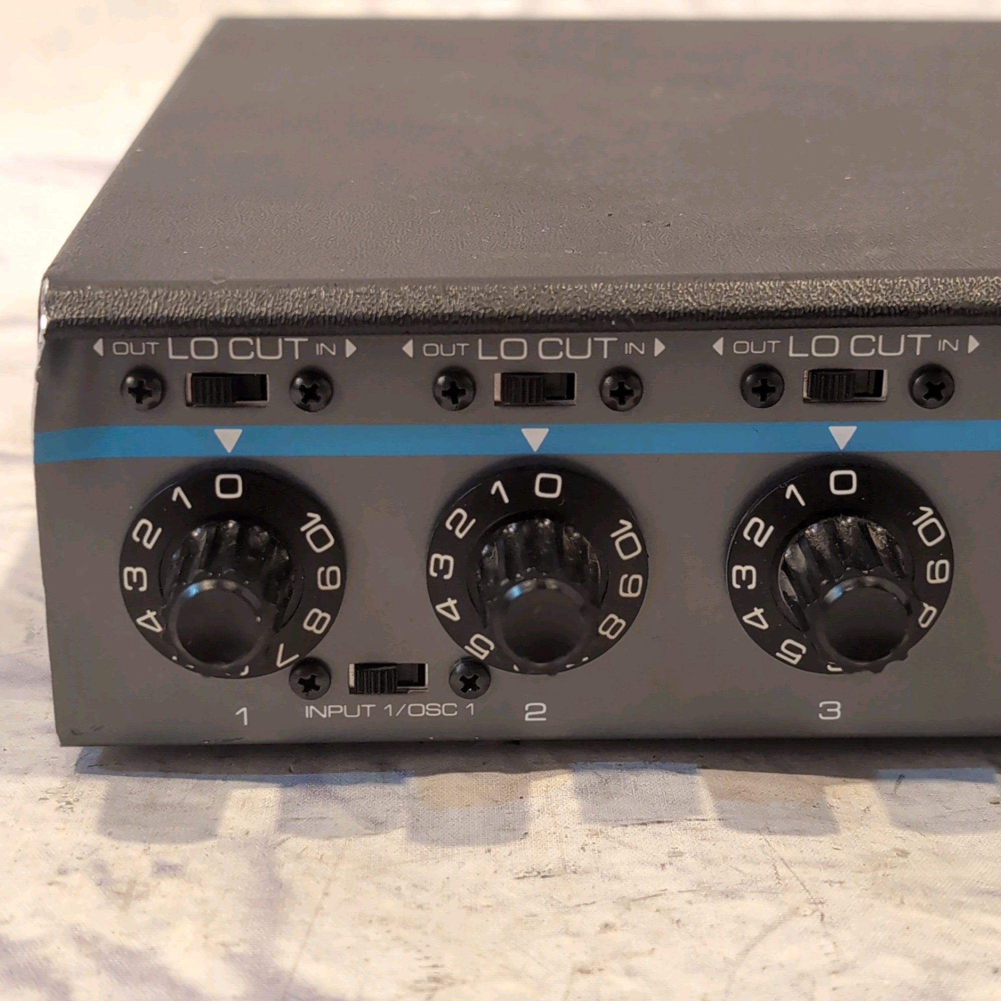 Shure M267 4-Channel Portable Mic/Line Level Mixer w/ Limiter