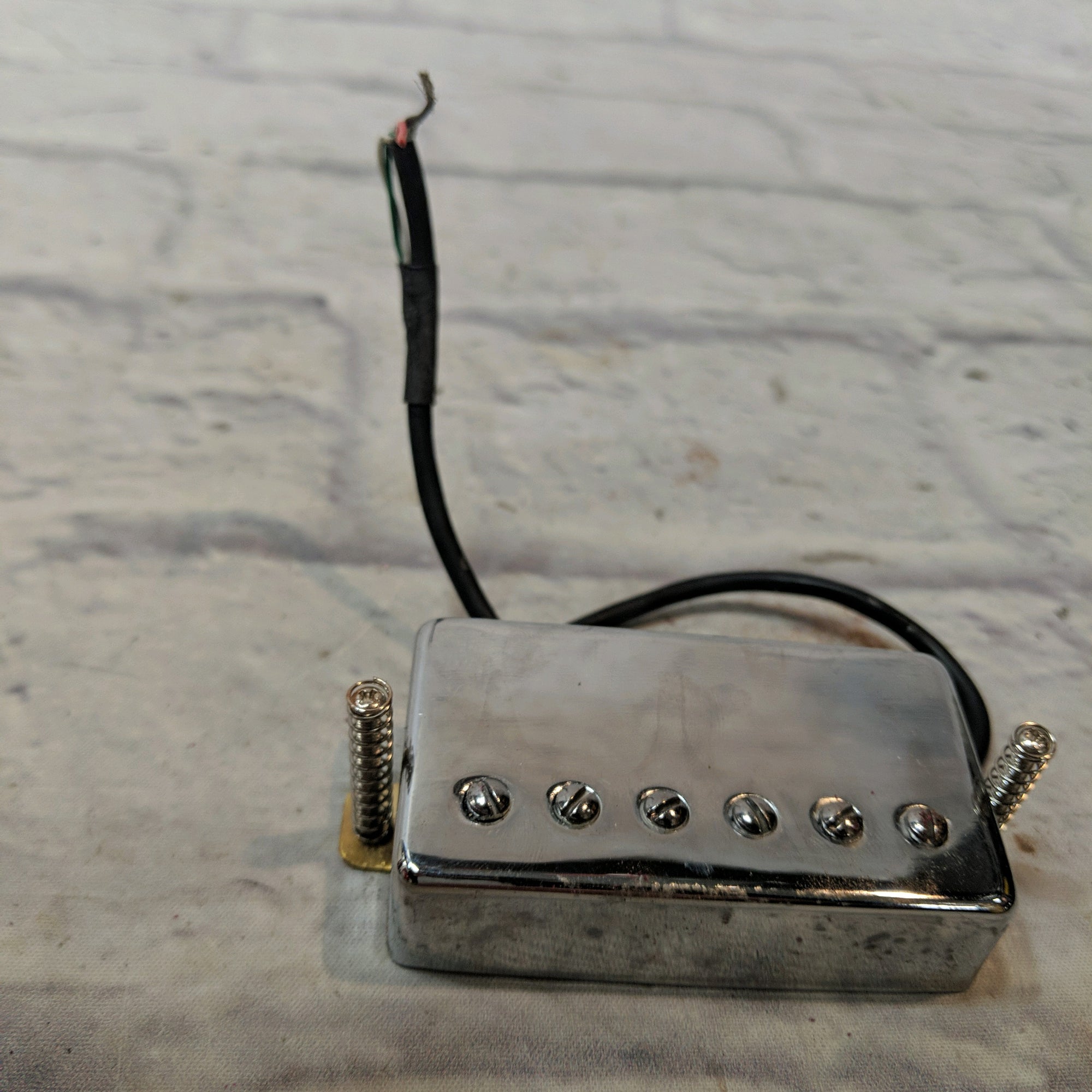 Unknown Humbucker Pickup with Chrome Cover
