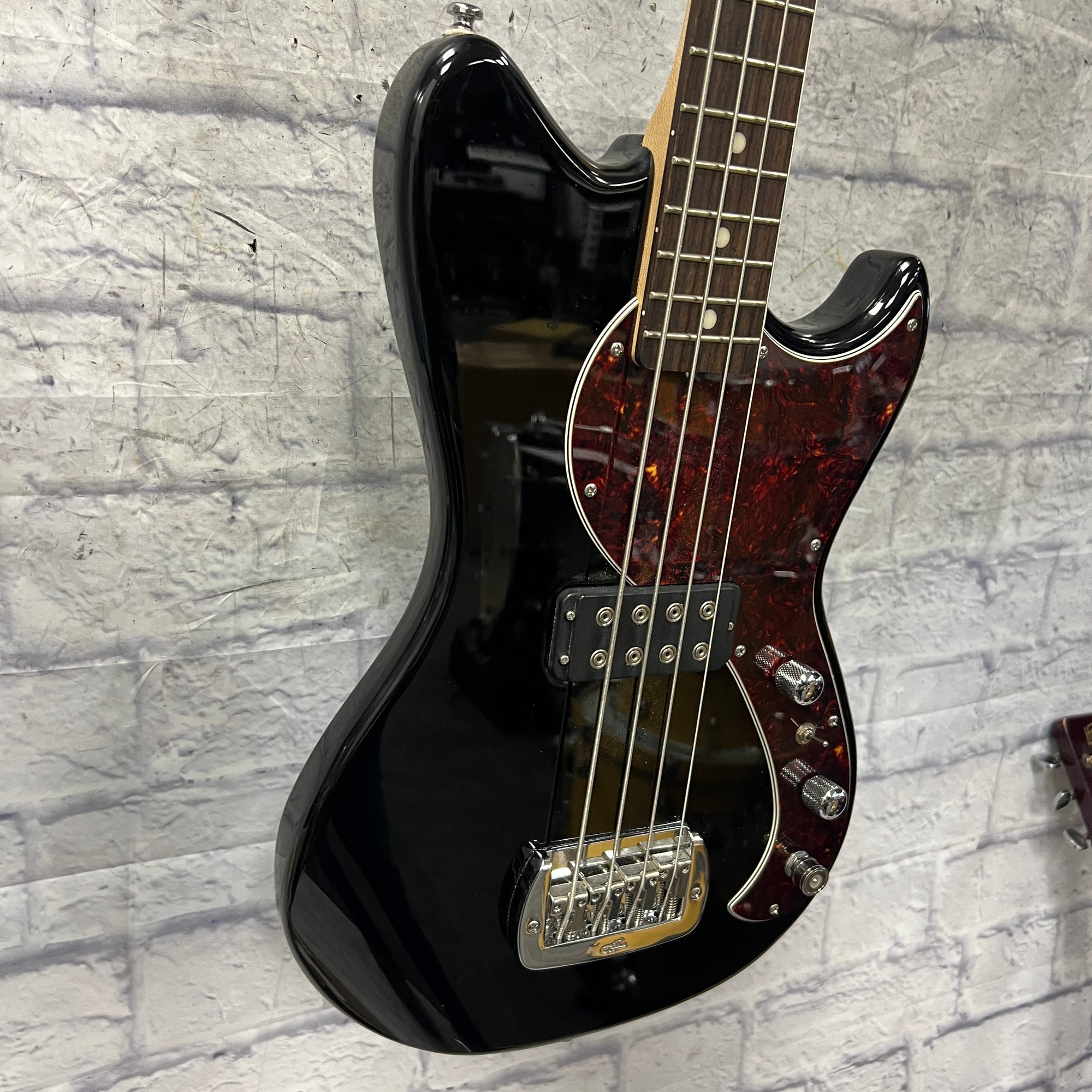 G&L Fallout Short Scale Bass Tribute Series
