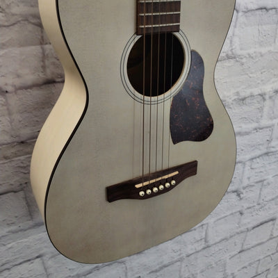 Art and Lutherie Roadhouse Faded Cream A/E Parlor Guitar