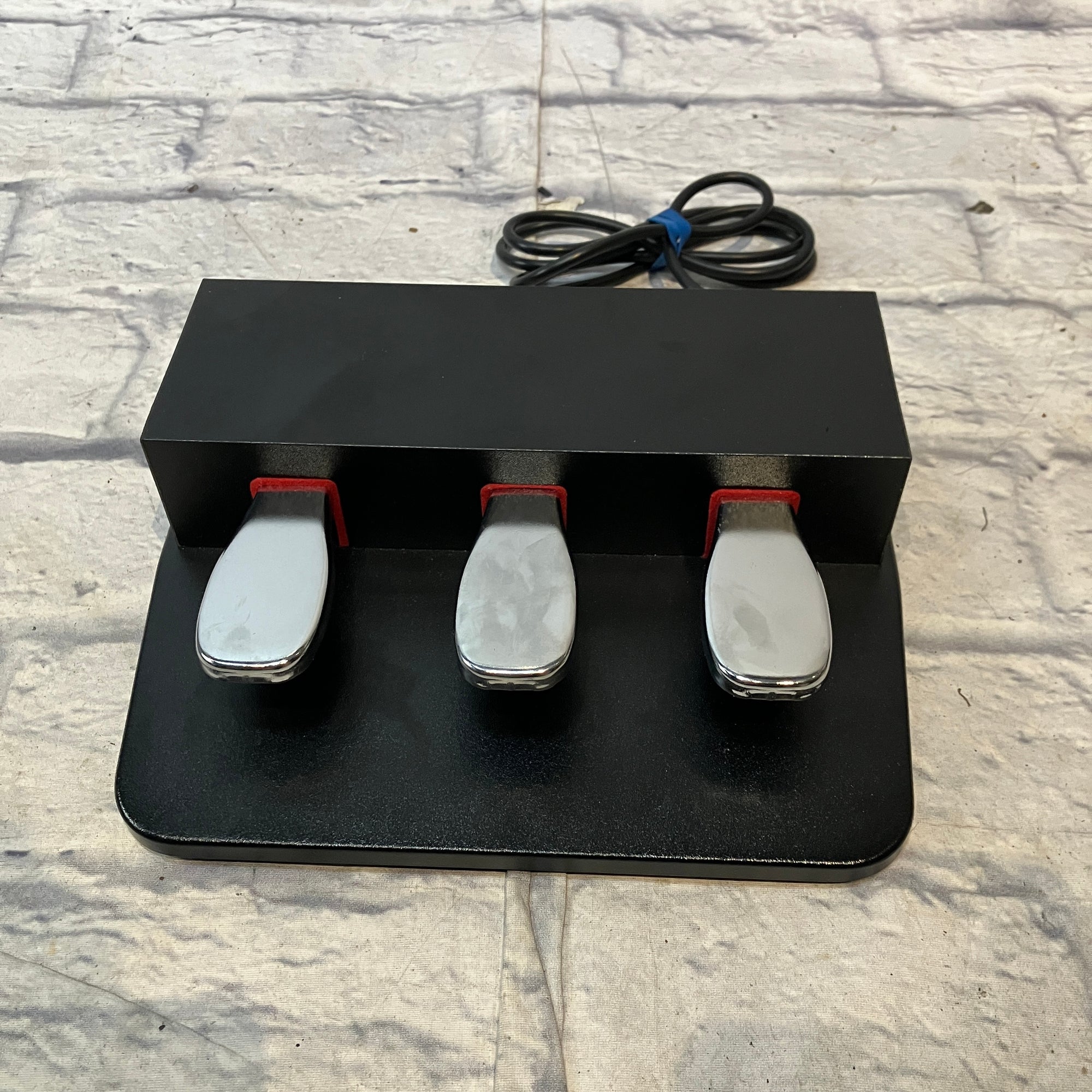 Unknown Keyboard Triple Pedal Controller